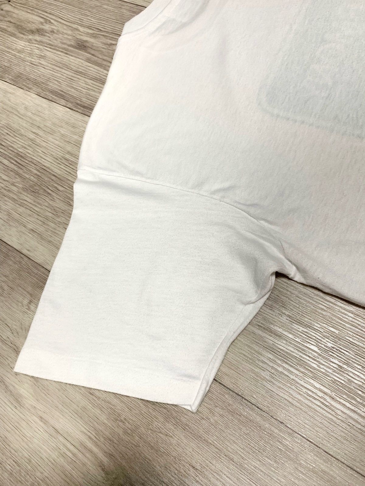 Hanes 1989 vintage T-shirt of Hanes USA 🇺🇸 Size US XL / EU 56 / 4 - 11 Thumbnail