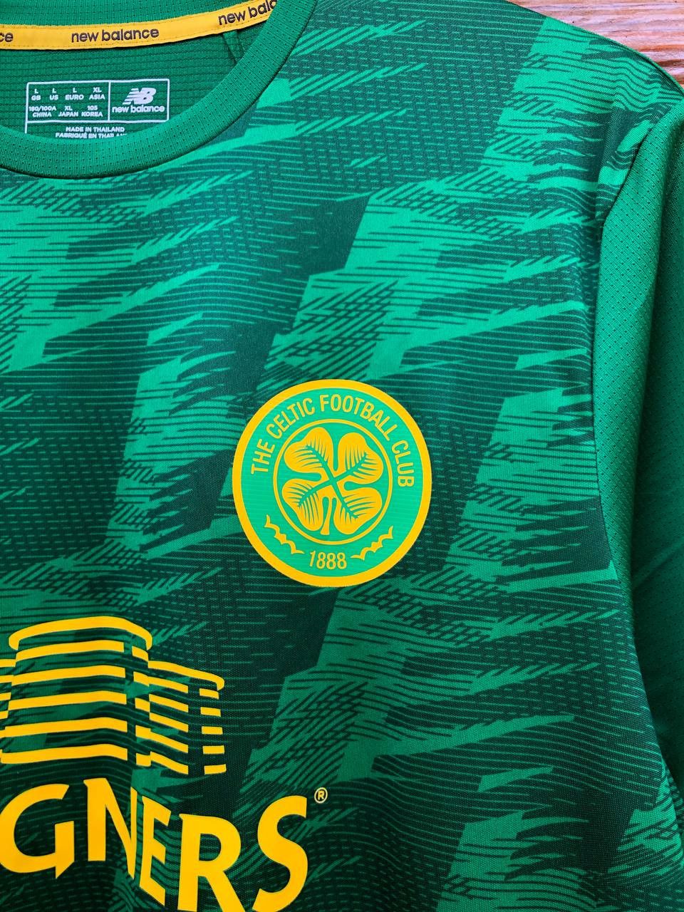 New Balance Celtic new balance soccer jersey Size US L / EU 52-54 / 3 - 4 Thumbnail