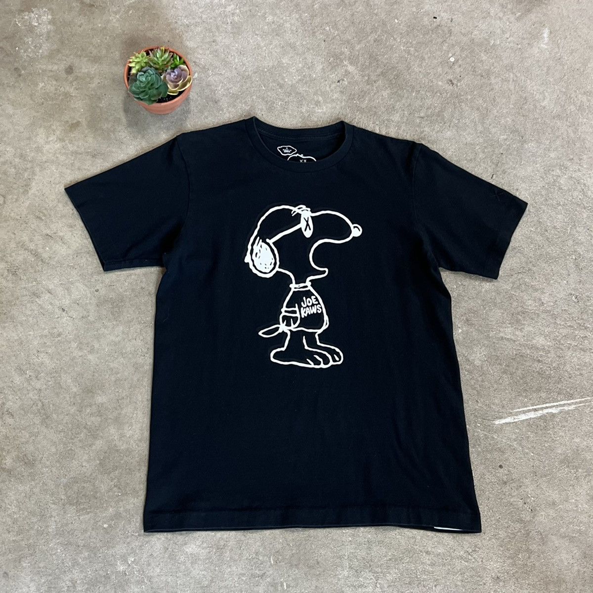 Uniqlo Kaws x Peanuts x Uniqlo Snoopy Tee Grailed