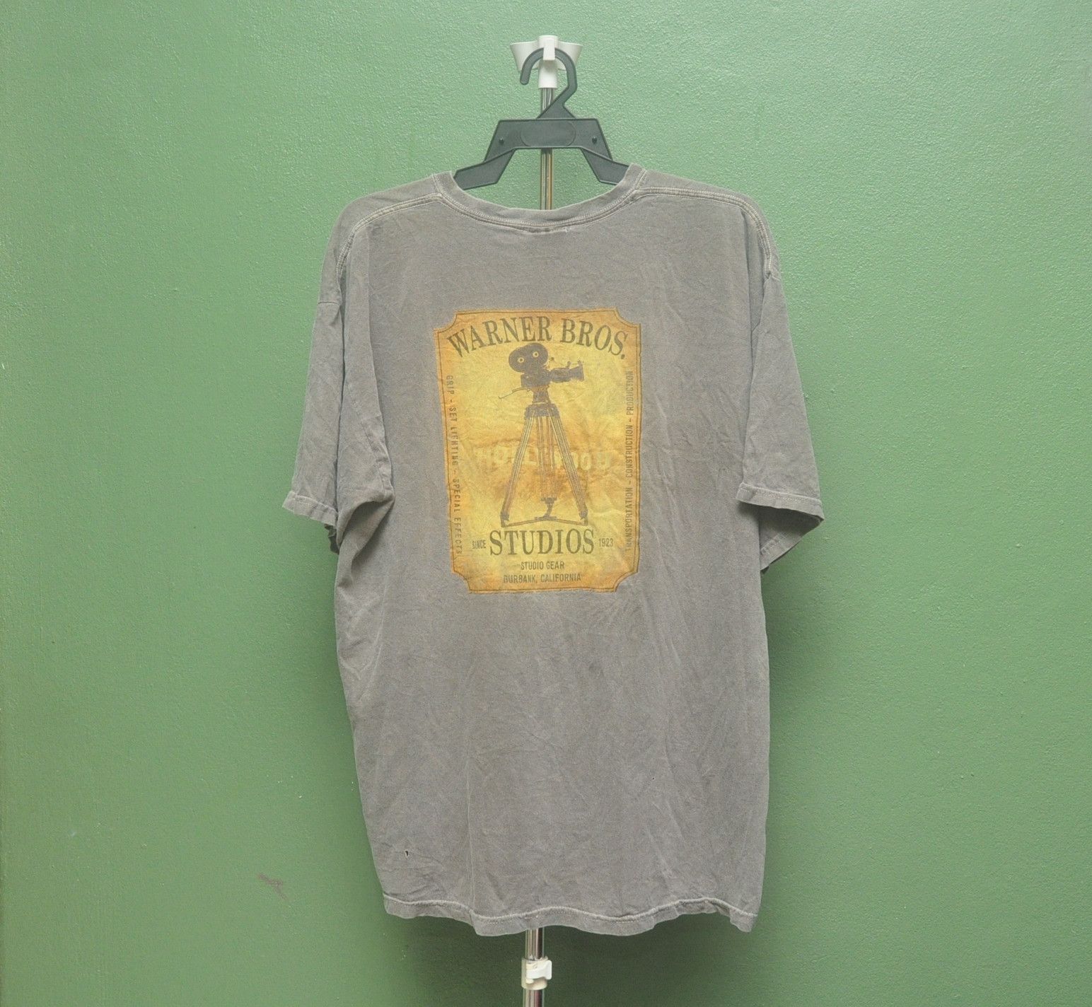 Vintage Vintage Warner Bros Studios Store 2000s t-shirt tee Size US XL / EU 56 / 4 - 1 Thumbnail
