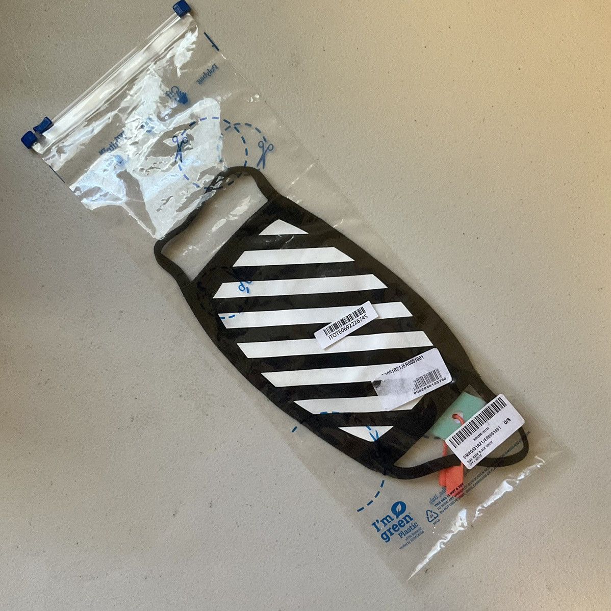 Off-White Off-White Diagonal Stripe Mask/ One Size NWT Size ONE SIZE - 1 Thumbnail