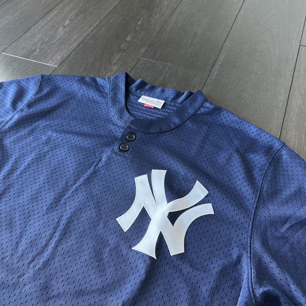 Mitchell & Ness × New York Yankees Mitchell & Ness New York Yankees Bernie Williams Jersey Size US L / EU 52-54 / 3 - 3 Thumbnail