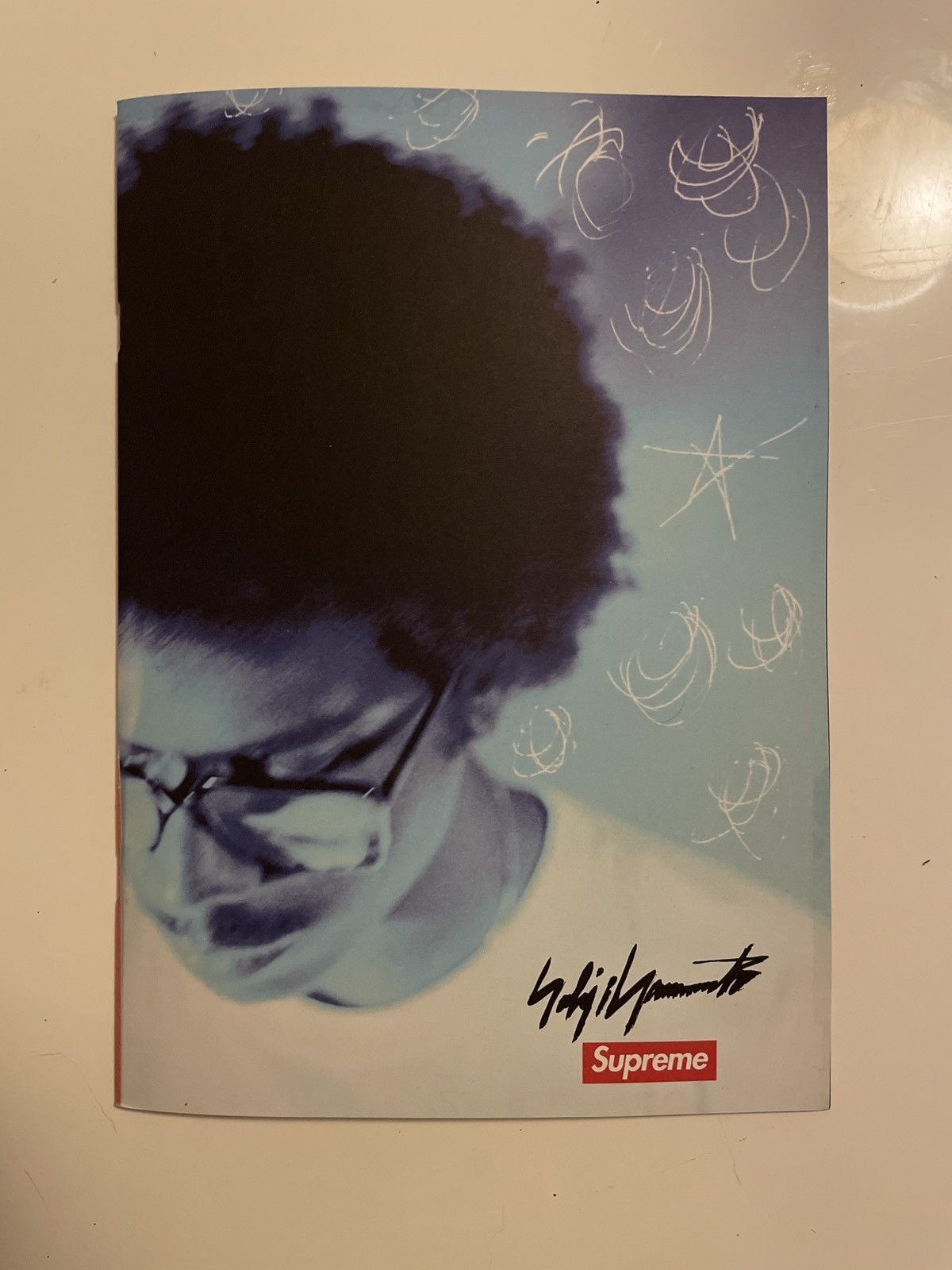 ステッカー有り‼️ Supreme 限定ZINE ステッカー有り‼️ Supreme 限定ZINE