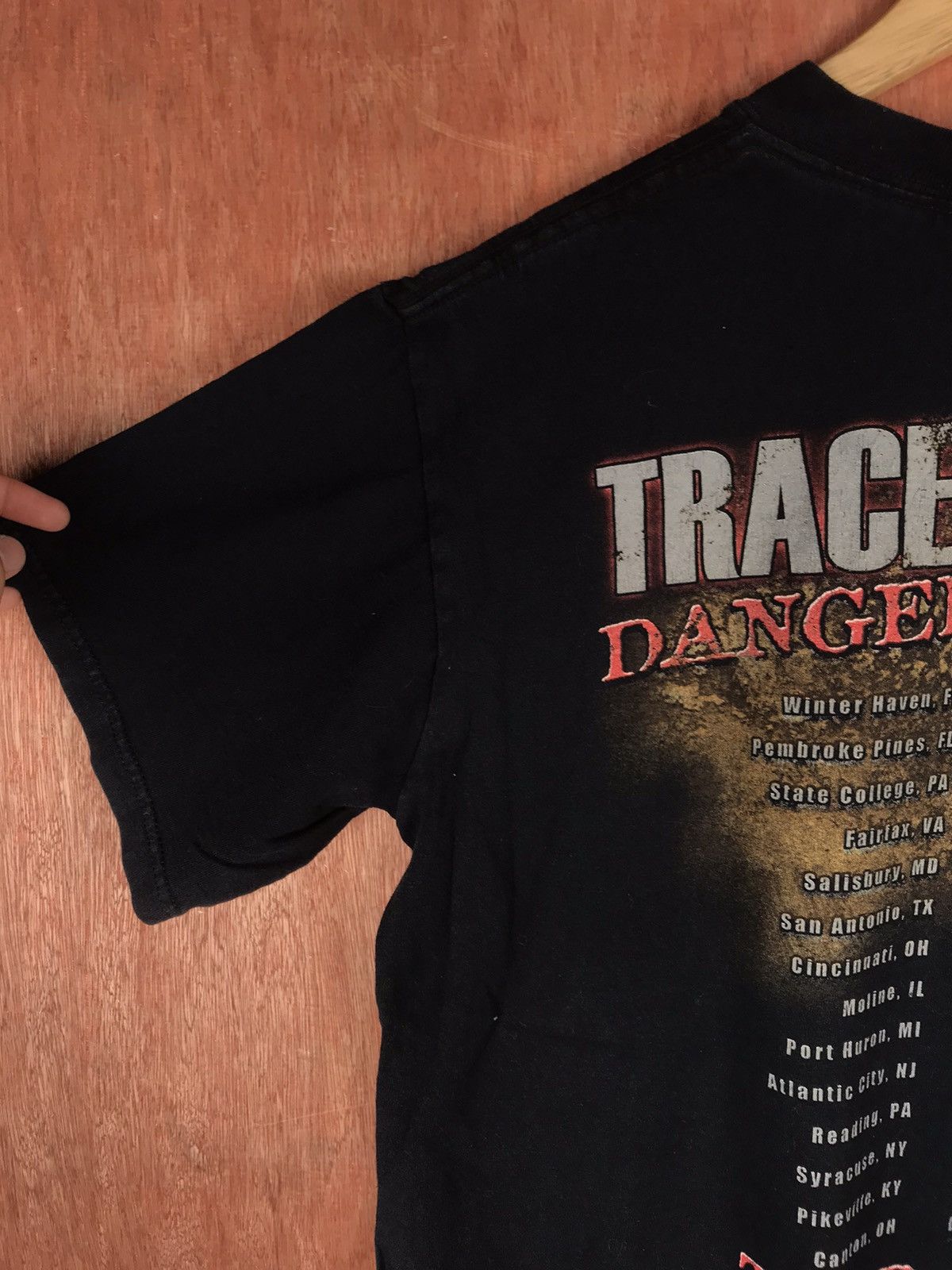 Band Tees × Vintage Trace Adkins Dangerous Man Touring T-Shirt #2240 Size US M / EU 48-50 / 2 - 12 Thumbnail