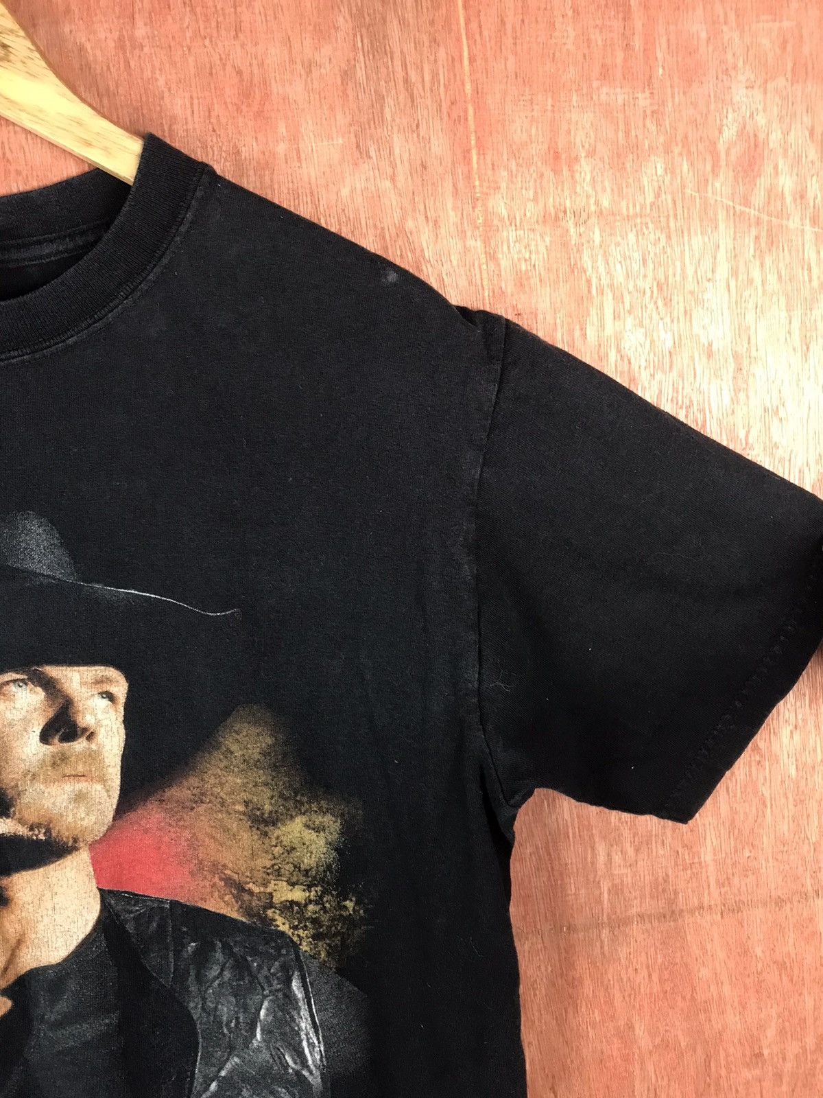 Band Tees × Vintage Trace Adkins Dangerous Man Touring T-Shirt #2240 Size US M / EU 48-50 / 2 - 6 Thumbnail