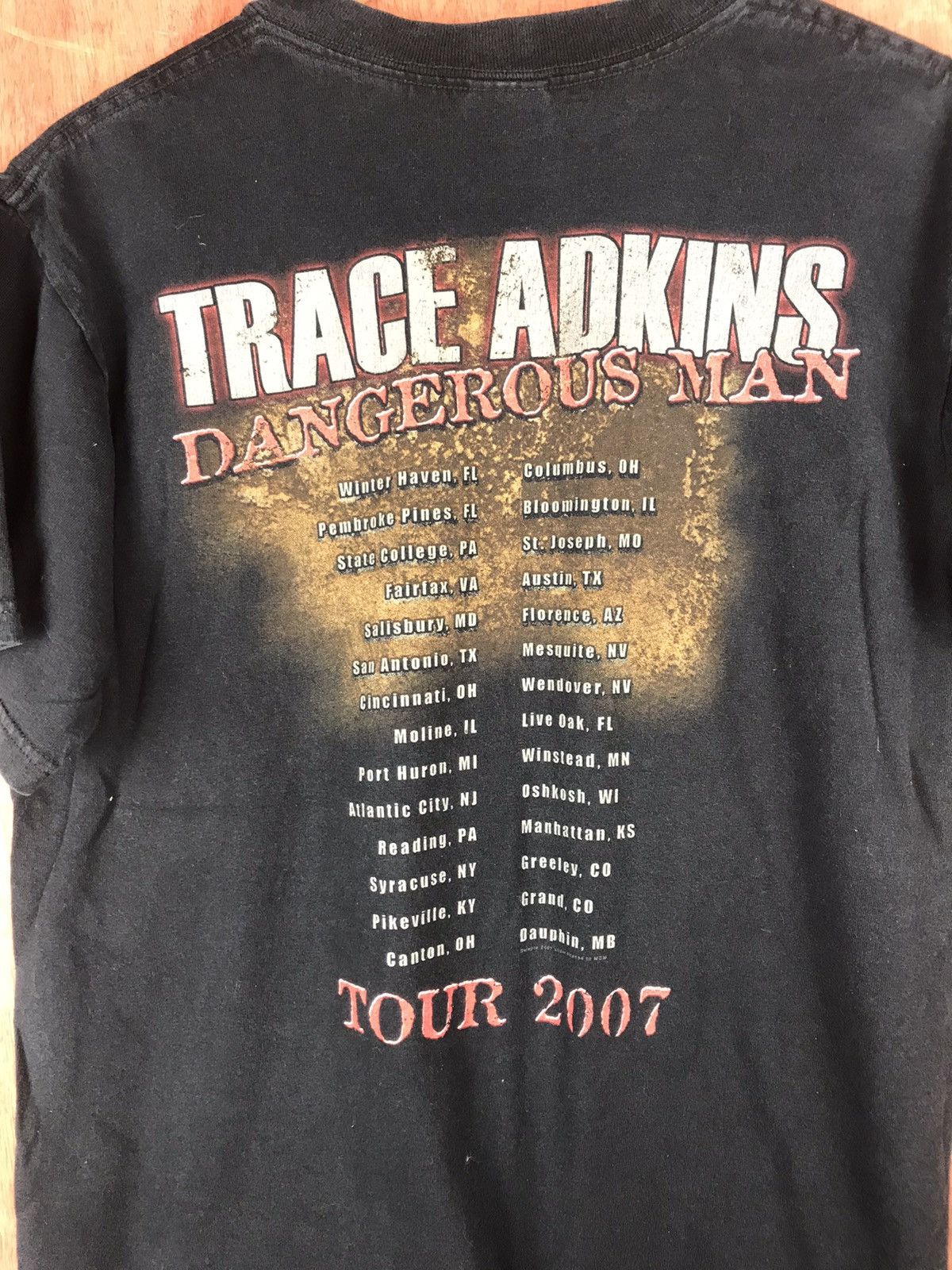 Band Tees × Vintage Trace Adkins Dangerous Man Touring T-Shirt #2240 Size US M / EU 48-50 / 2 - 14 Thumbnail