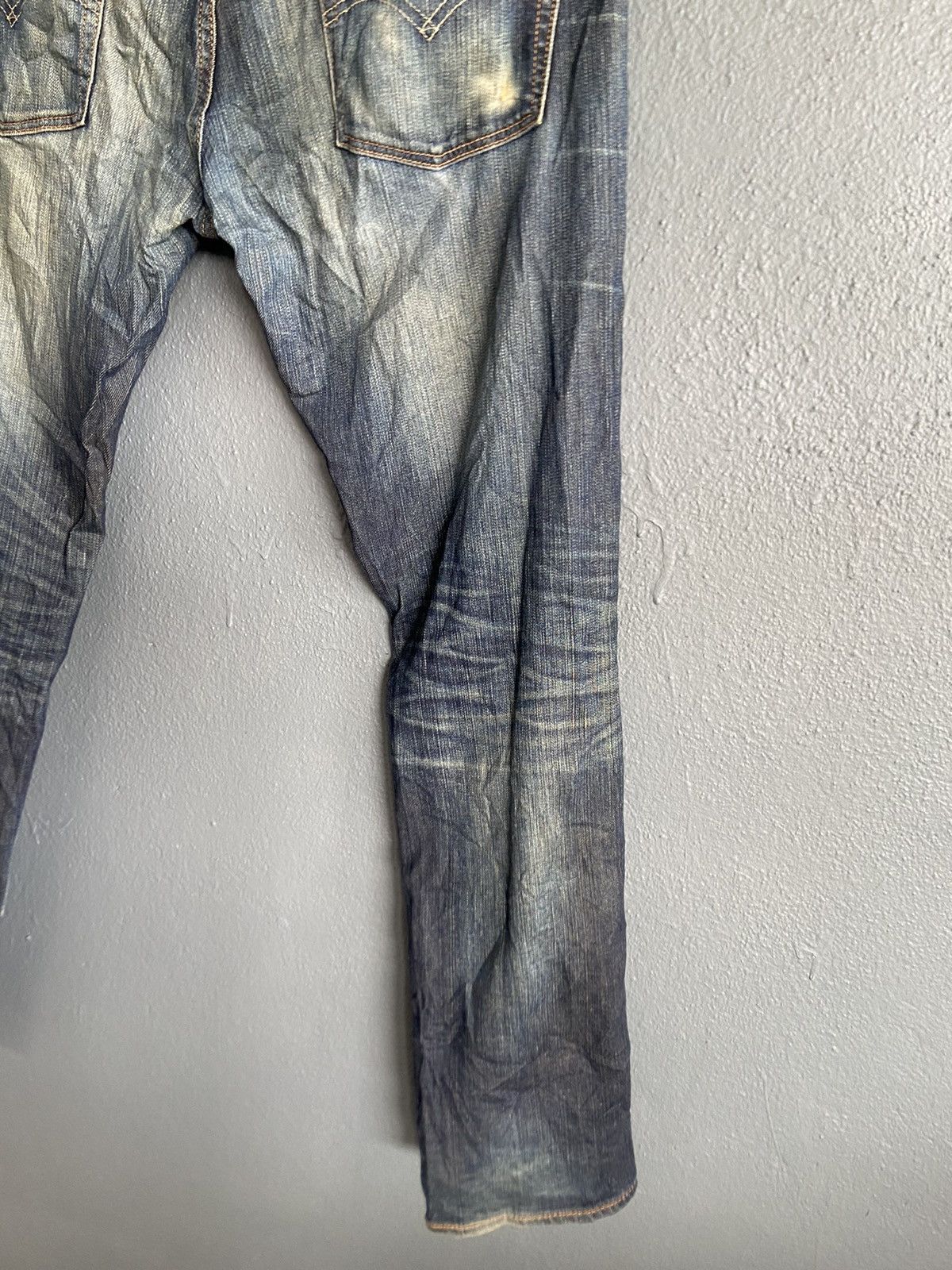 Levi’s 551 Distressed Denim