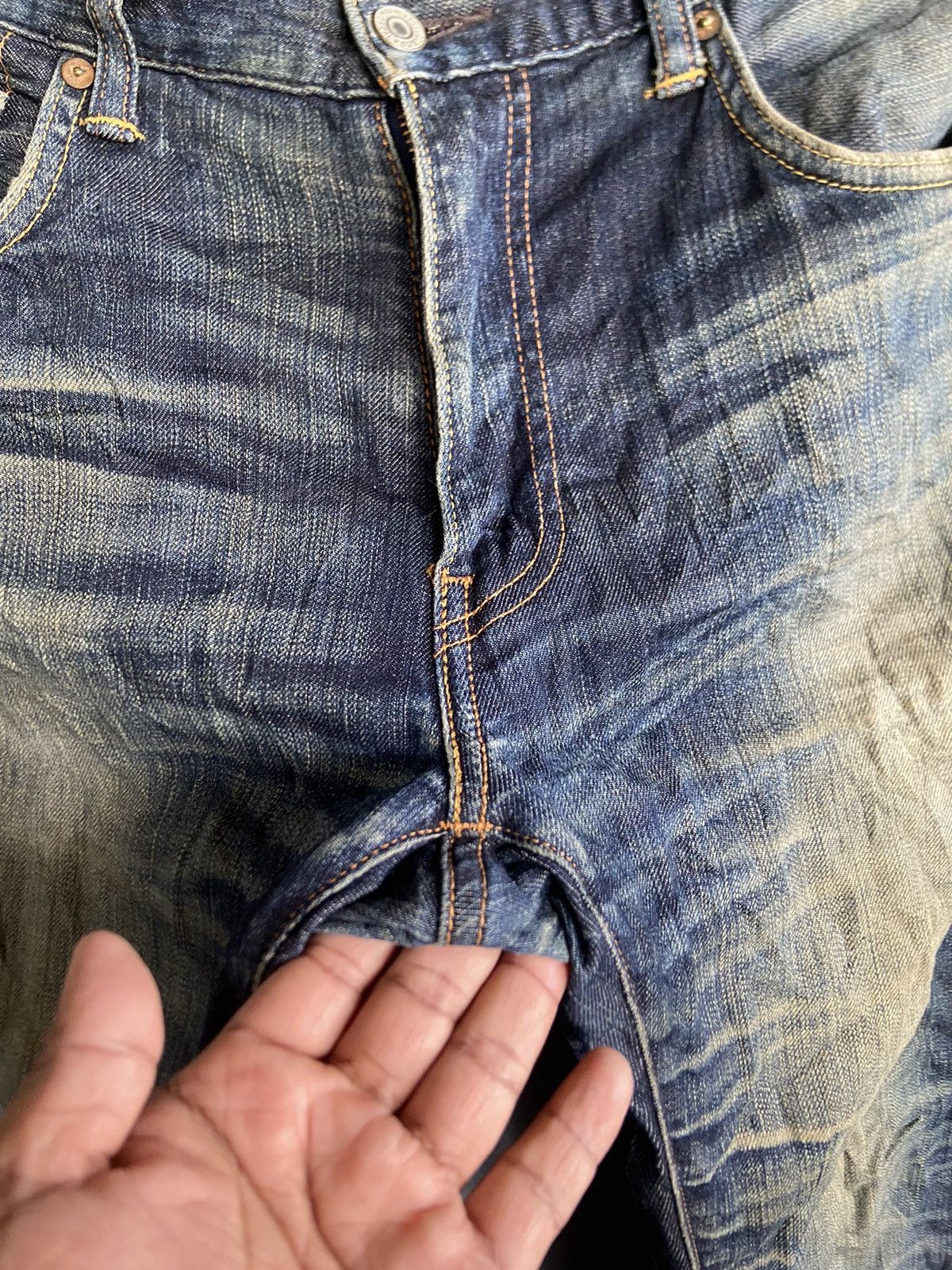 Levi’s 551 Distressed Denim