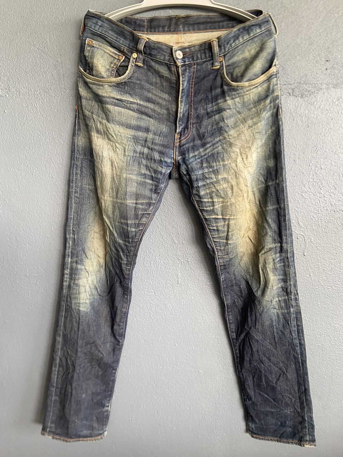Levi’s 551 Distressed Denim