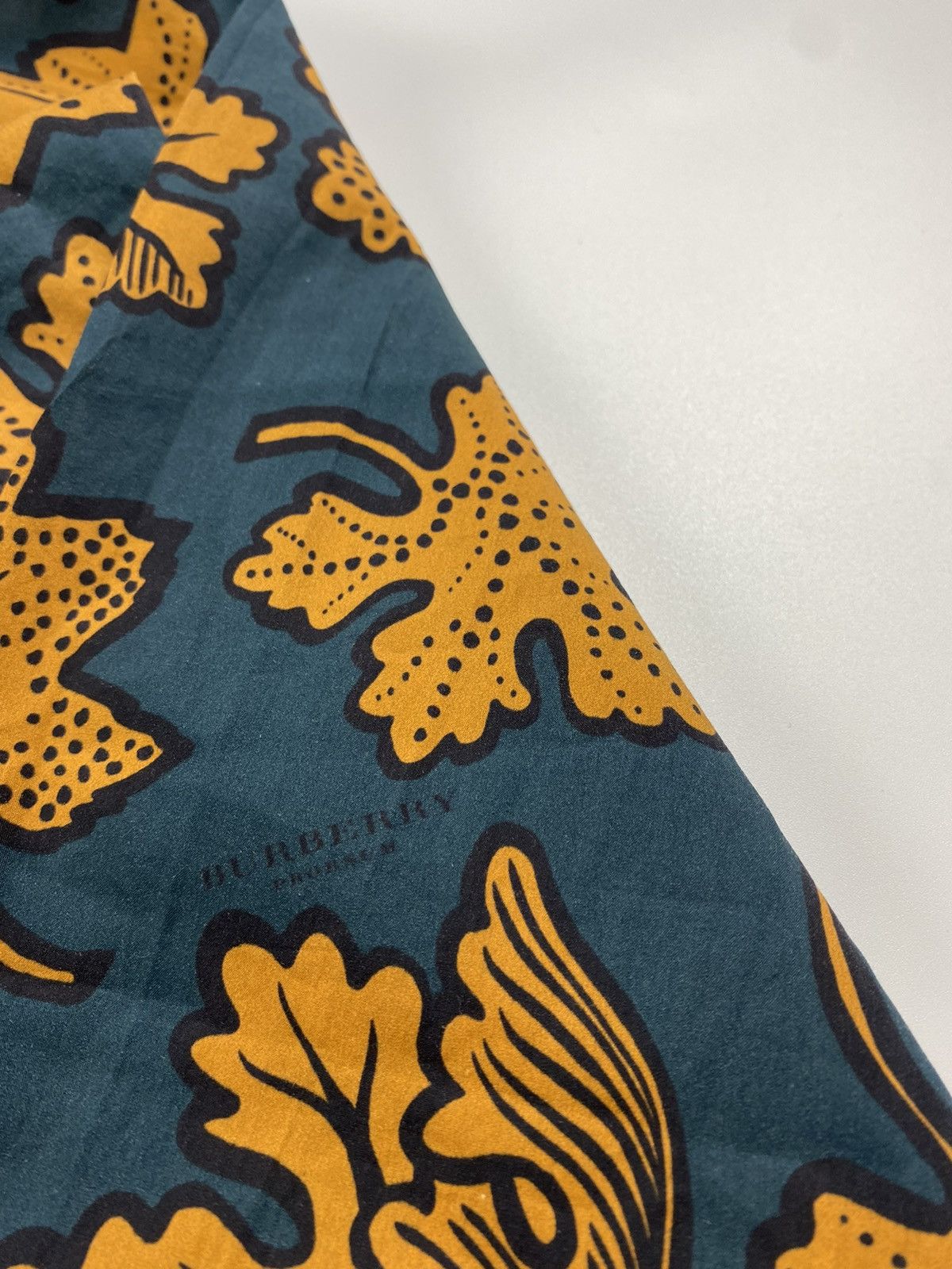 Burberry Prorsum Burberry Prorsum F/W’14 Leaf Print Shirt Size US XL / EU 56 / 4 - 5 Thumbnail