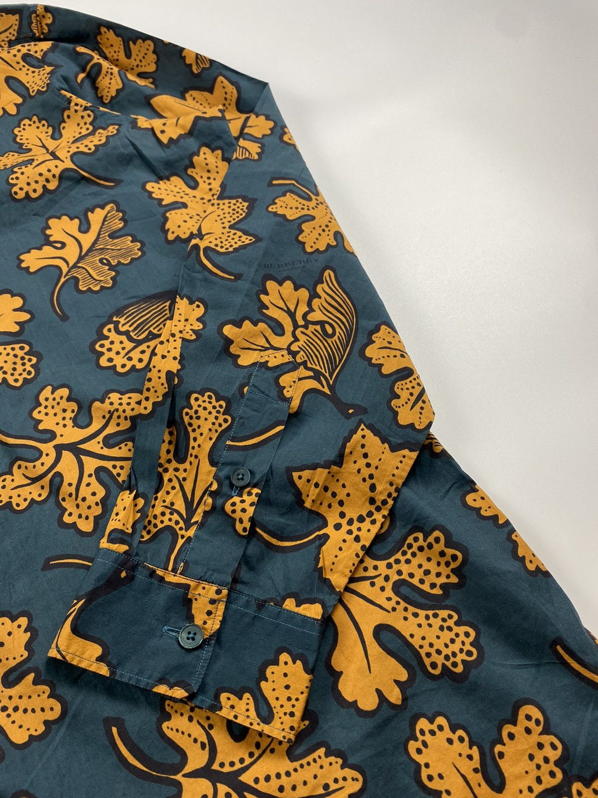 Burberry Prorsum Burberry Prorsum F/W’14 Leaf Print Shirt Size US XL / EU 56 / 4 - 6 Thumbnail