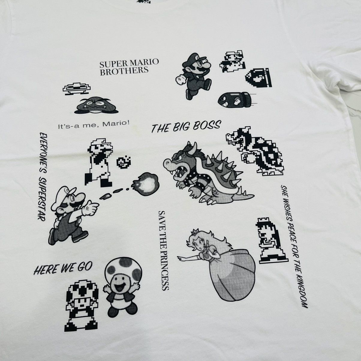 Nintendo × Uniqlo Super Mario Nintendo Uniqlo T Shirt Size US XL / EU 56 / 4 - 2 Thumbnail
