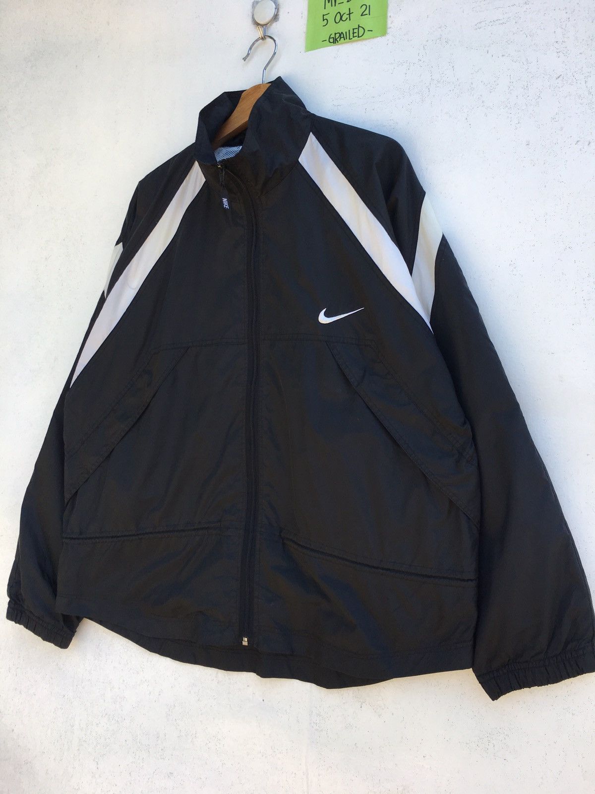 Nike Rare Vintage Nike Swoosh Logo Windbreaker Size US L / EU 52-54 / 3 - 5 Thumbnail