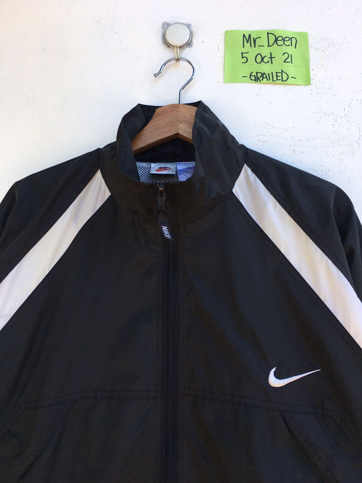 Nike Rare Vintage Nike Swoosh Logo Windbreaker Size US L / EU 52-54 / 3 - 1 Thumbnail