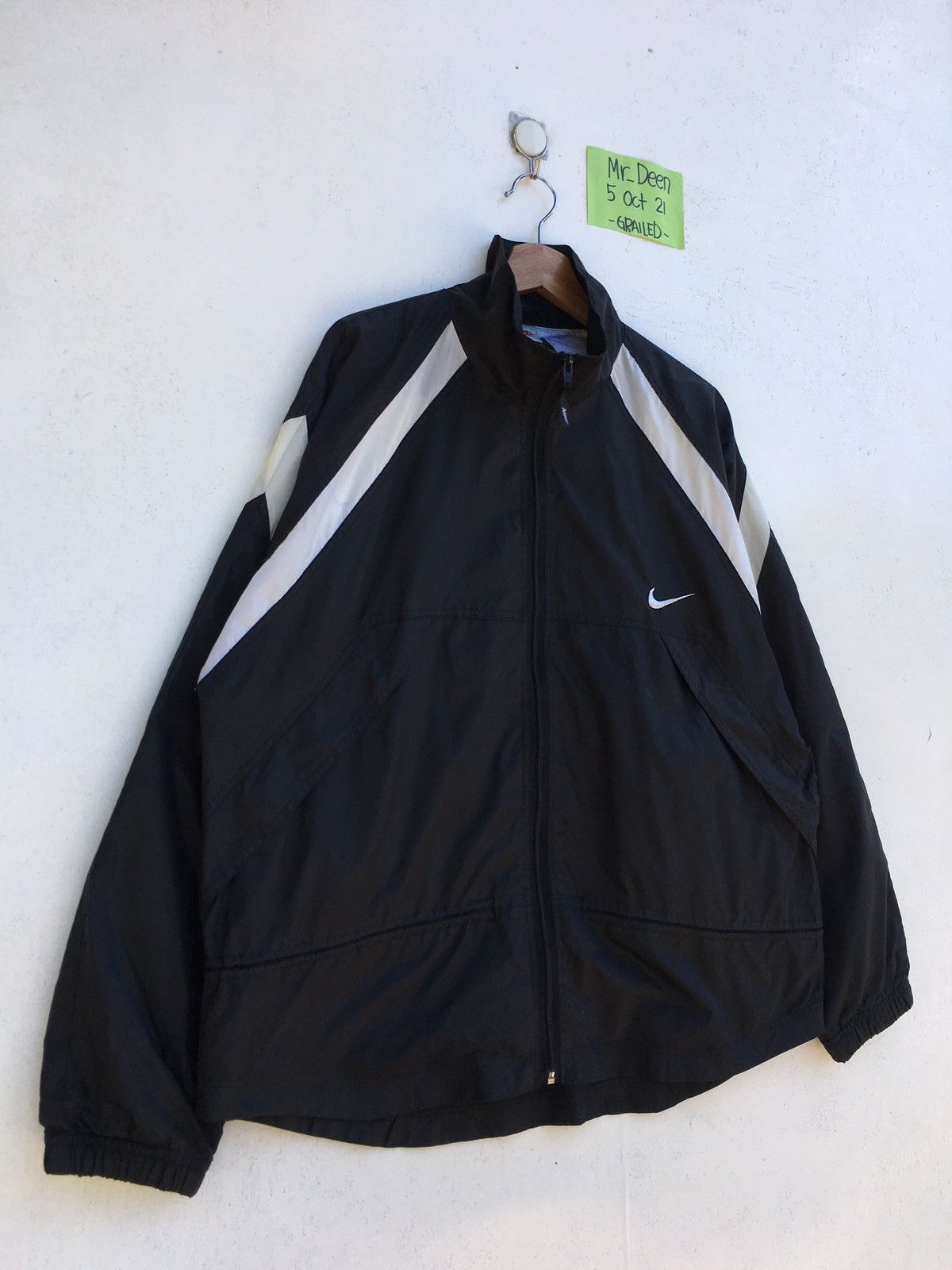 Nike Rare Vintage Nike Swoosh Logo Windbreaker Size US L / EU 52-54 / 3 - 4 Thumbnail