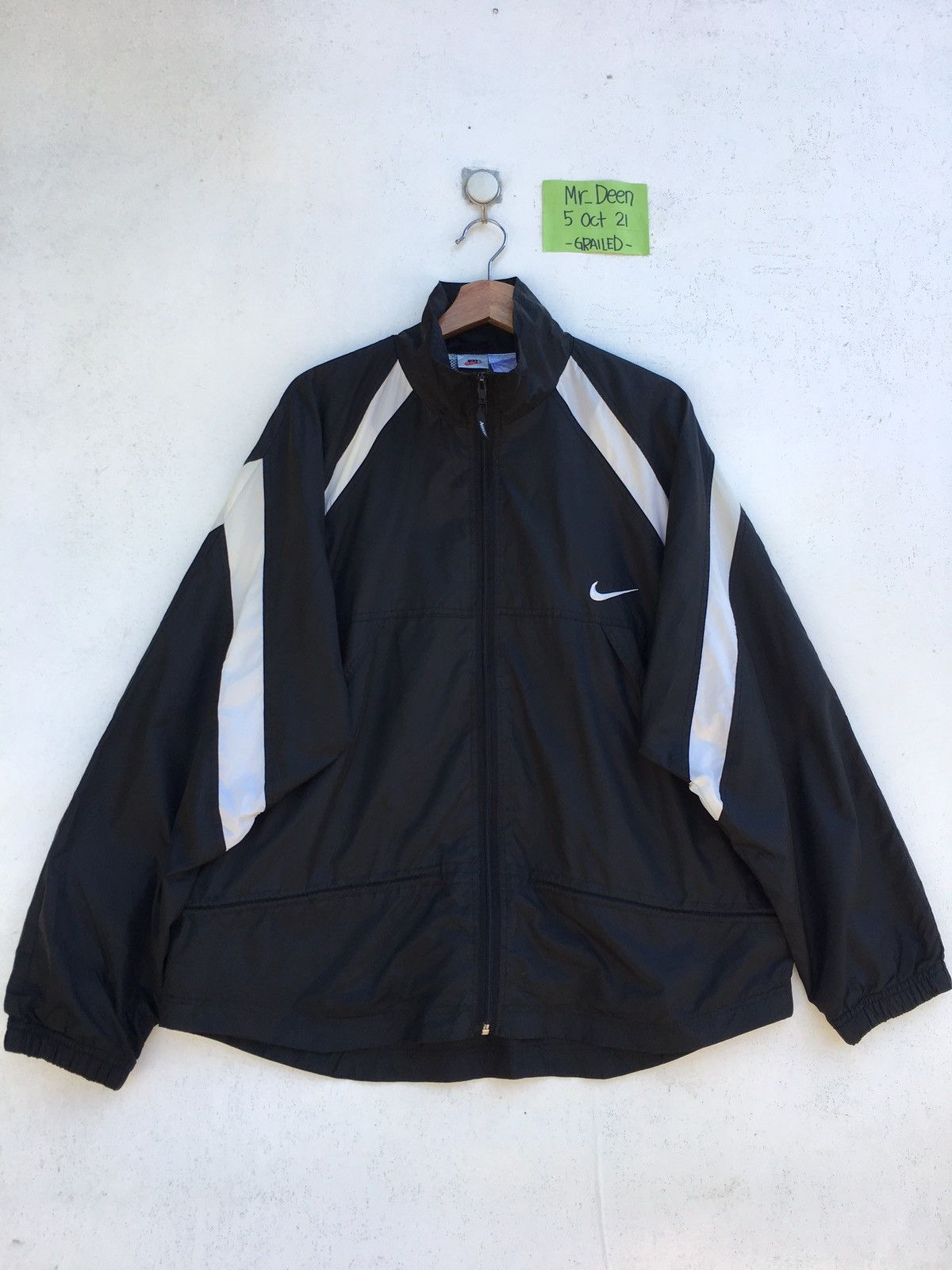Nike Rare Vintage Nike Swoosh Logo Windbreaker Size US L / EU 52-54 / 3 - 2 Thumbnail
