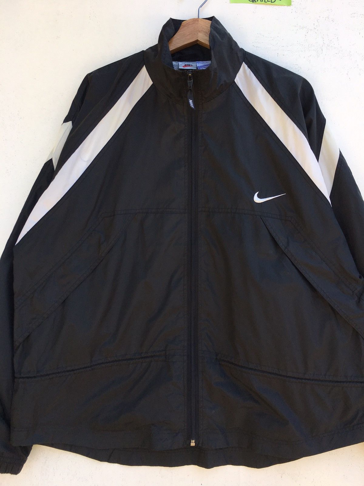 Nike Rare Vintage Nike Swoosh Logo Windbreaker Size US L / EU 52-54 / 3 - 6 Thumbnail