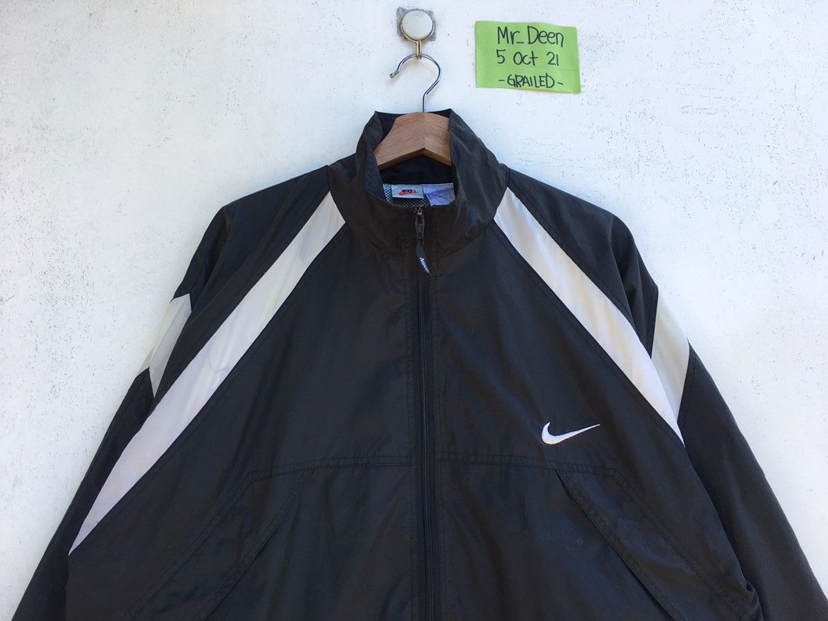 Nike Rare Vintage Nike Swoosh Logo Windbreaker Size US L / EU 52-54 / 3 - 7 Thumbnail