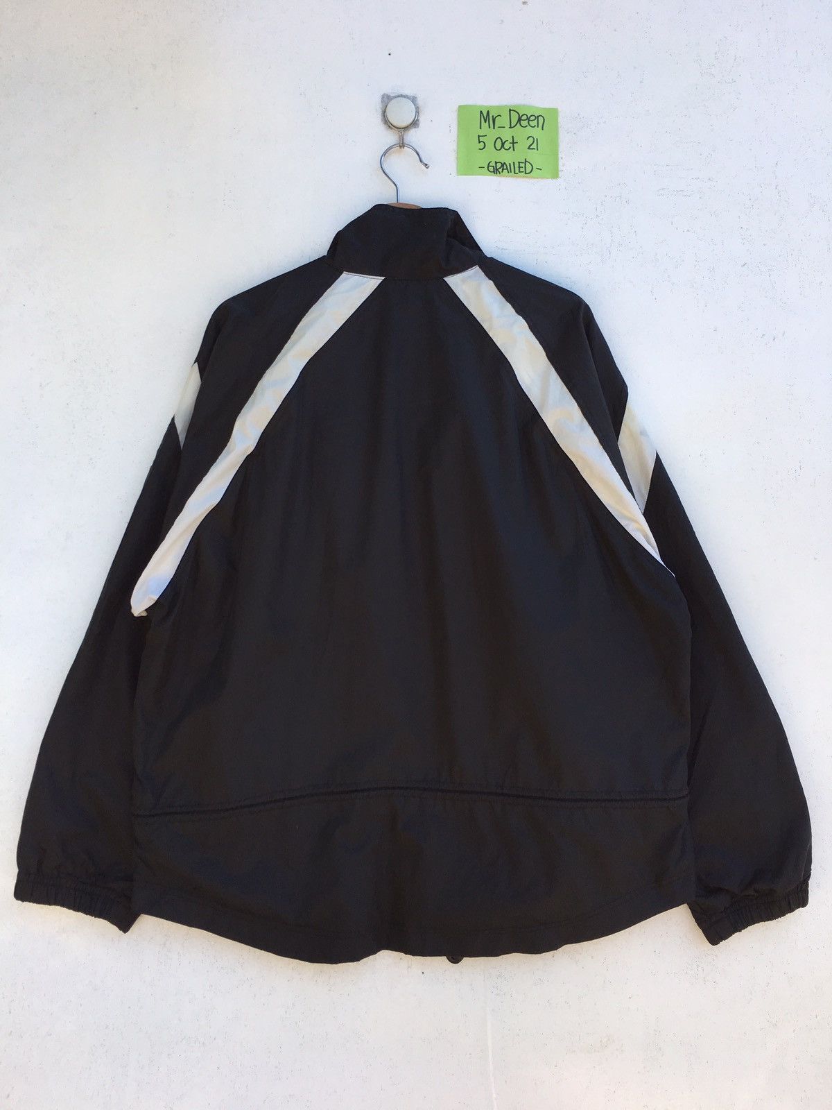 Nike Rare Vintage Nike Swoosh Logo Windbreaker Size US L / EU 52-54 / 3 - 13 Thumbnail