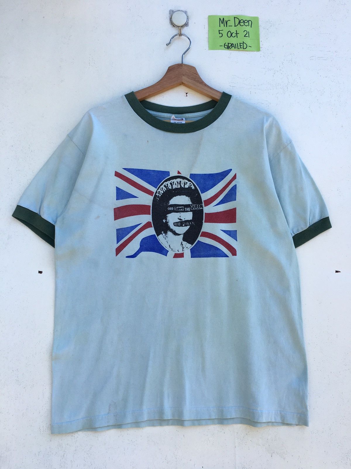 Band Tees Rare Sex Pistols God Save the Queen Tshirt Size US M / EU 48-50 / 2 - 1 Thumbnail