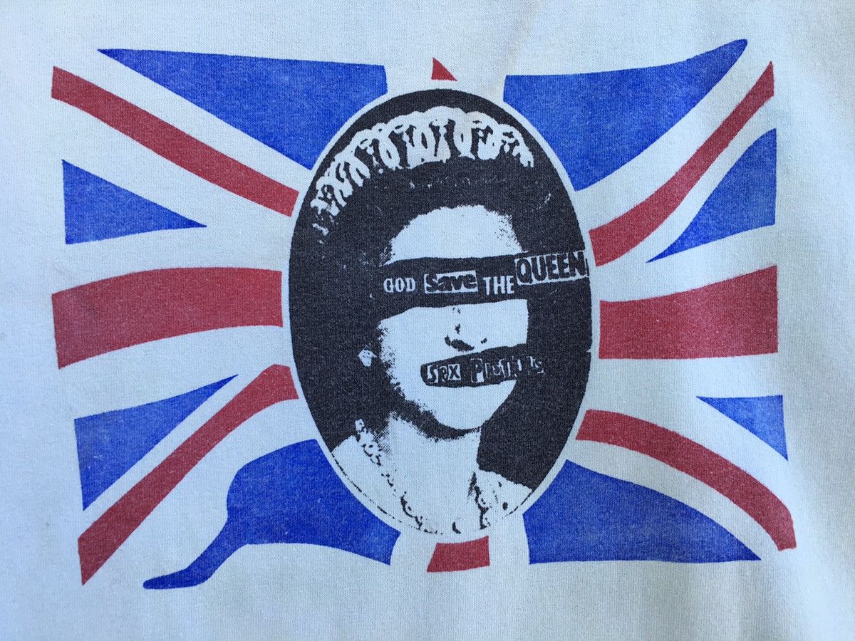 Band Tees Rare Sex Pistols God Save the Queen Tshirt Size US M / EU 48-50 / 2 - 11 Thumbnail