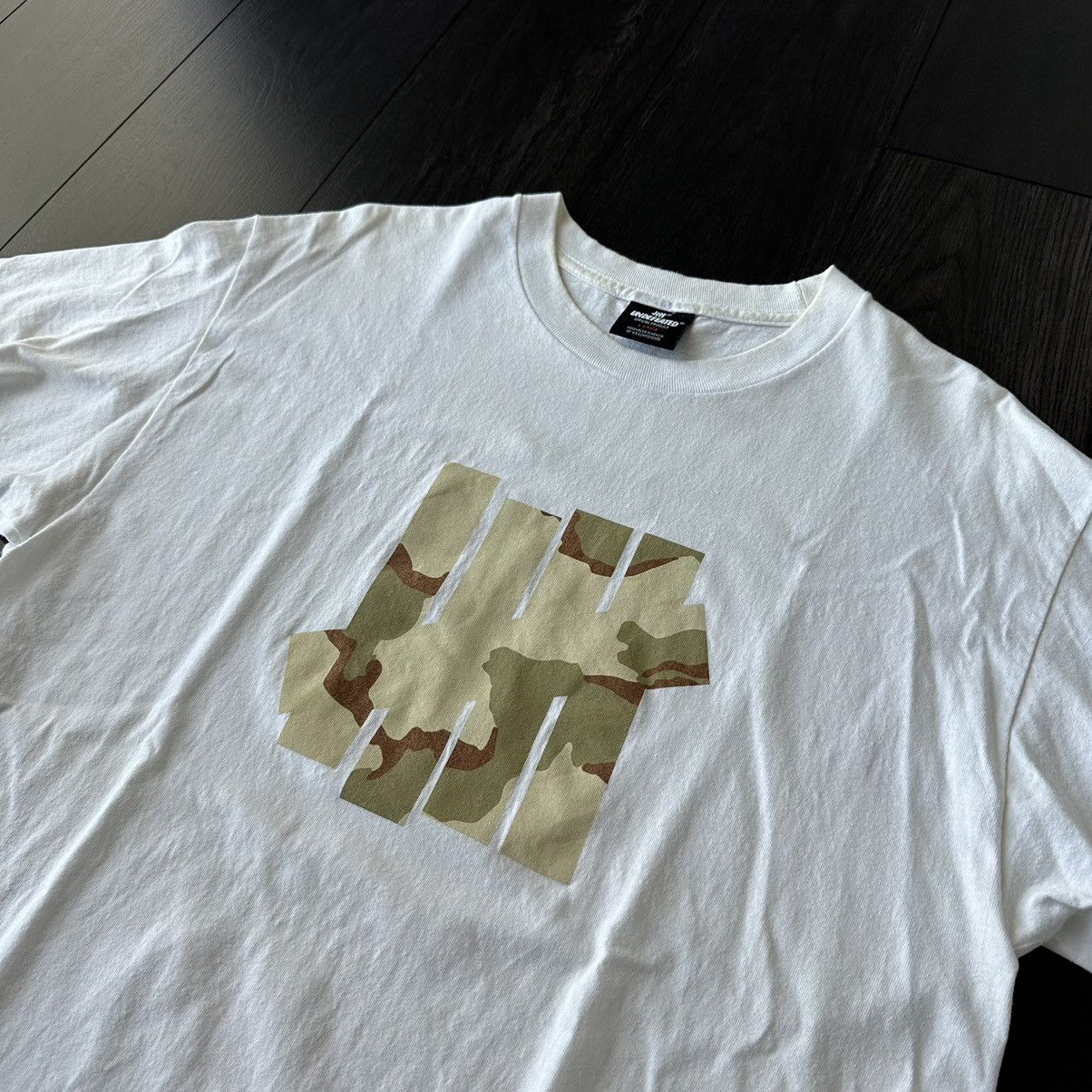 Undefeated Undefeated Desert Camo 5 Strike Logo Tee Shirt Size US L / EU 52-54 / 3 - 2 Thumbnail