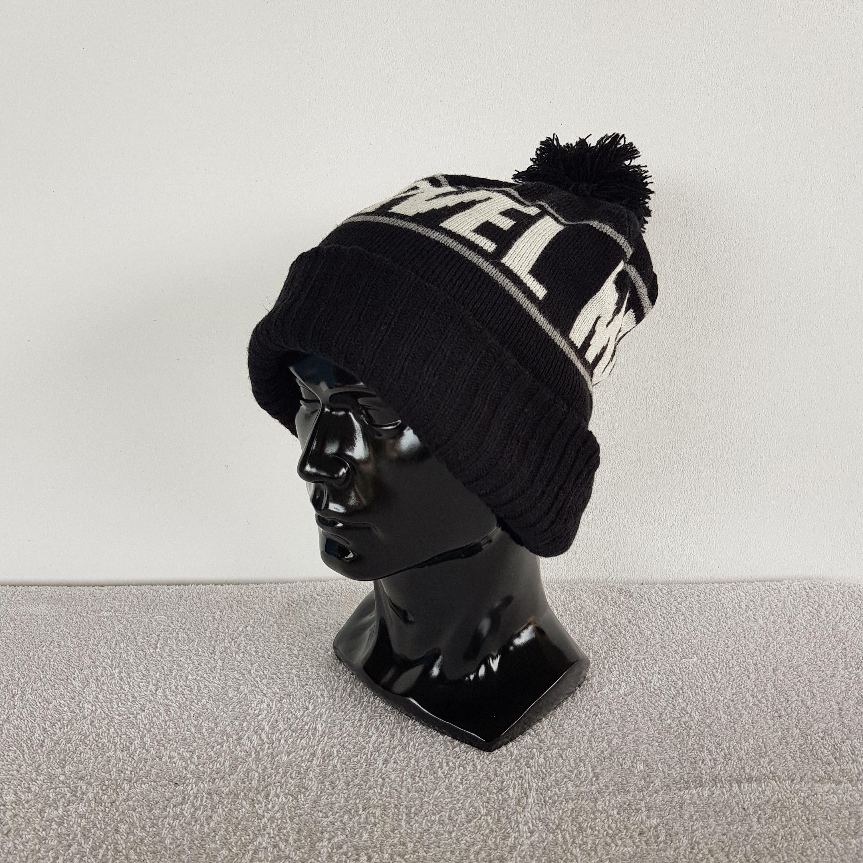 Marvel Comics Marvel Beanie Snow Cap Marvel Hats - AC10698. Size ONE SIZE - 1 Thumbnail