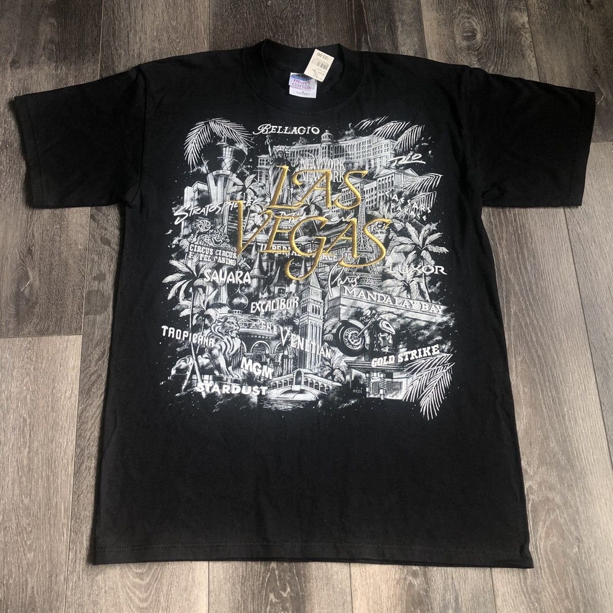 Vintage Vintage 1990s Las Vegas Tourist Attractions Embroidered Tee Size US M / EU 48-50 / 2 - 1 Thumbnail