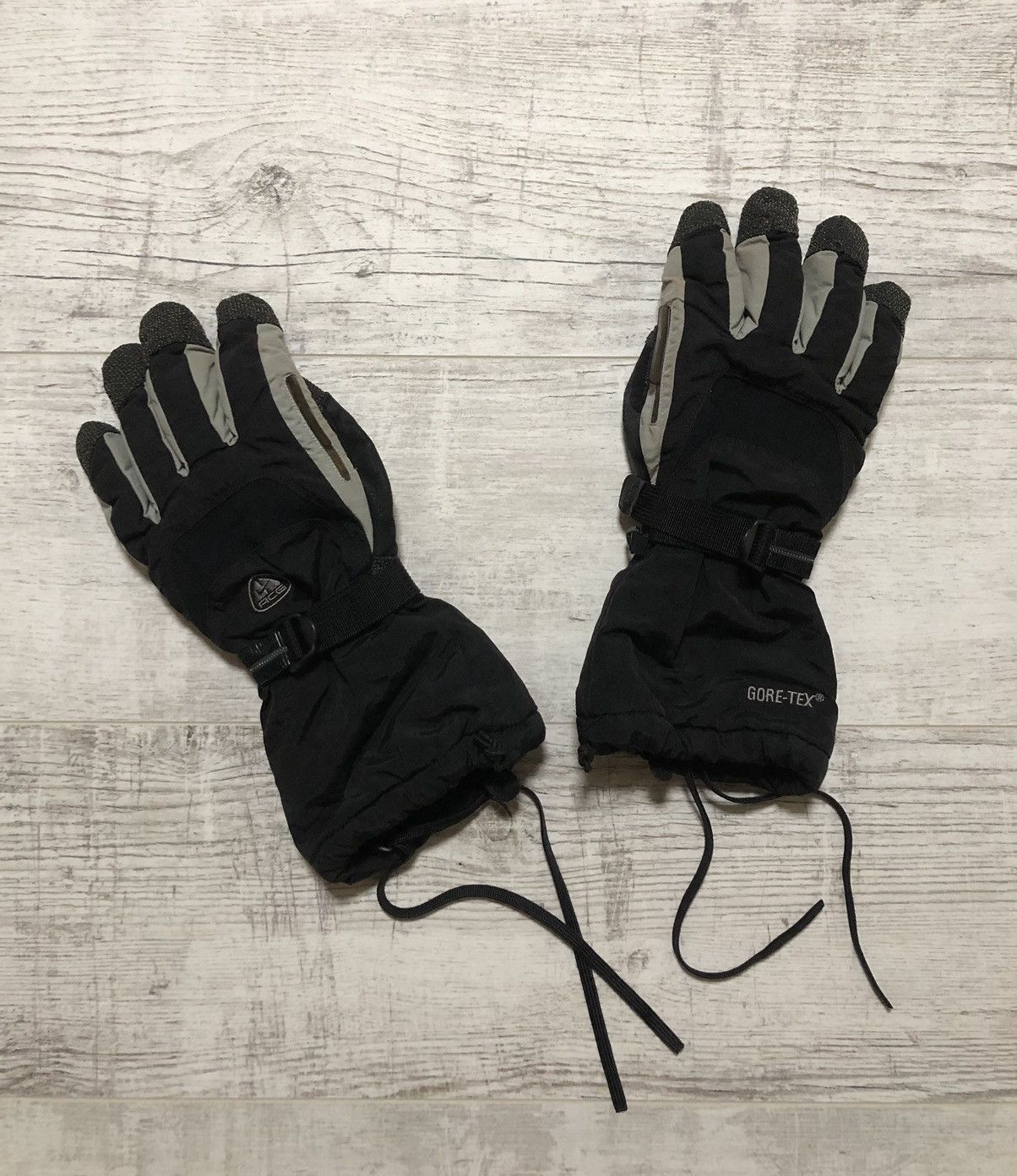 ACG グローブ gore tex primaloft ACG グローブ gore tex primaloft