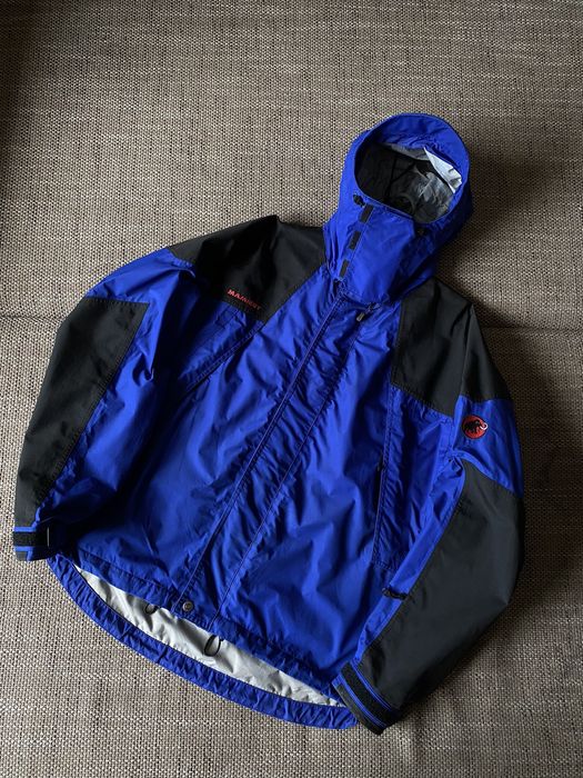 Vintage Vintage Mammut Extreme Gore-Tex XCR Outdoor Light Jacket