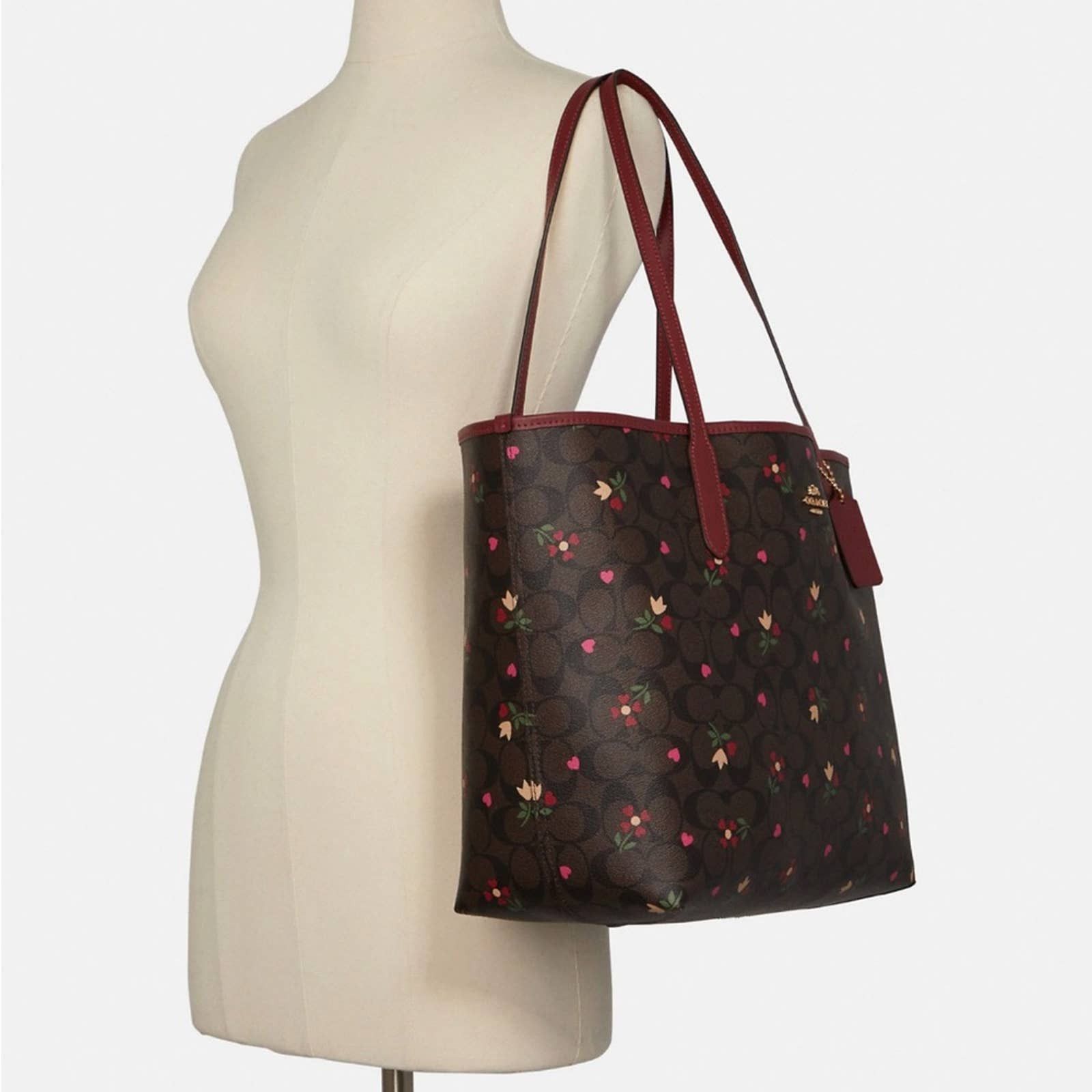 Coach City Tote In Signature Canvas With Heart Petal Print C7616 store NWT