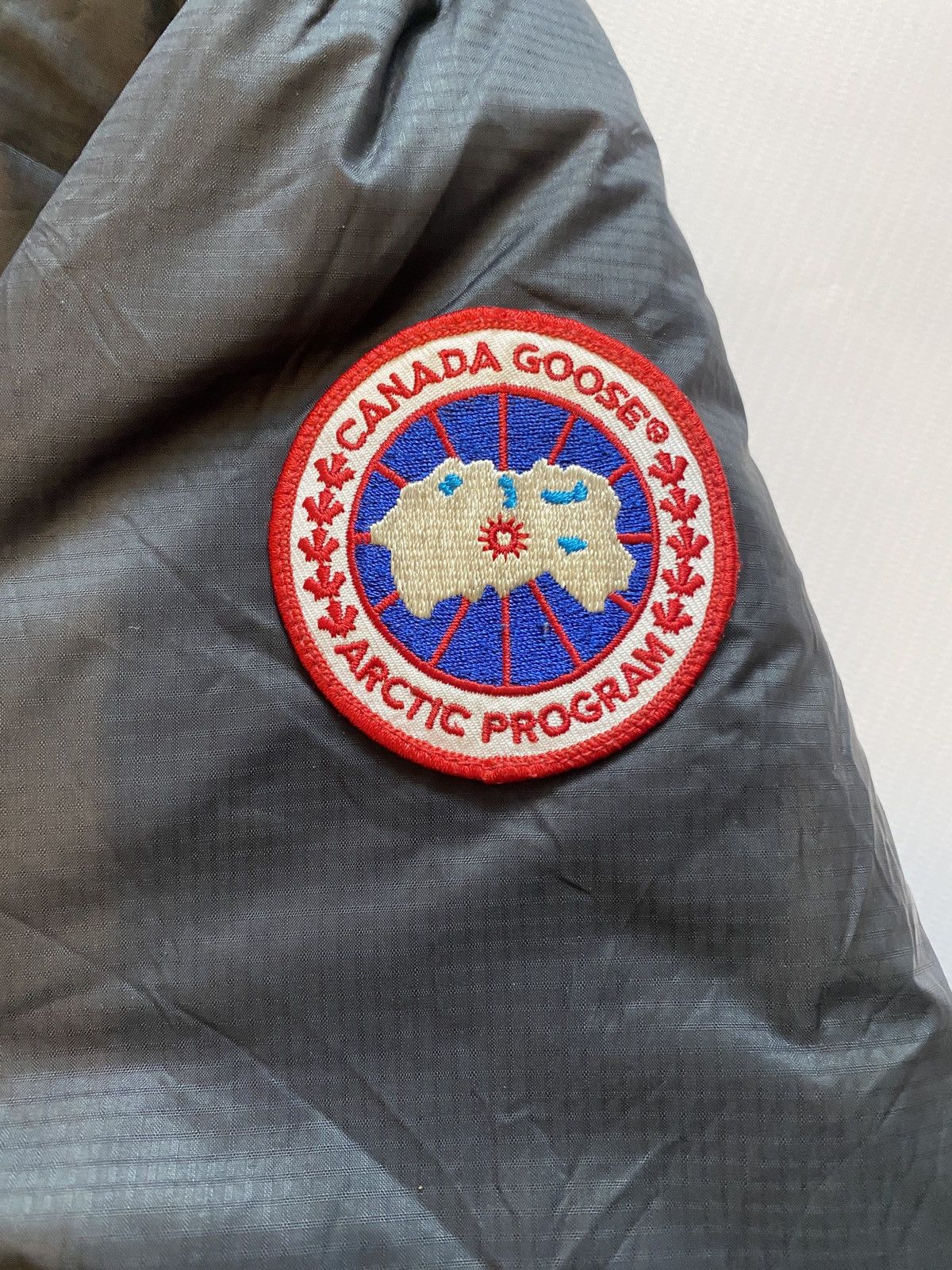 Canada Goose Canada Goose down jacket reflective Size US L / EU 52-54 / 3 - 14 Thumbnail