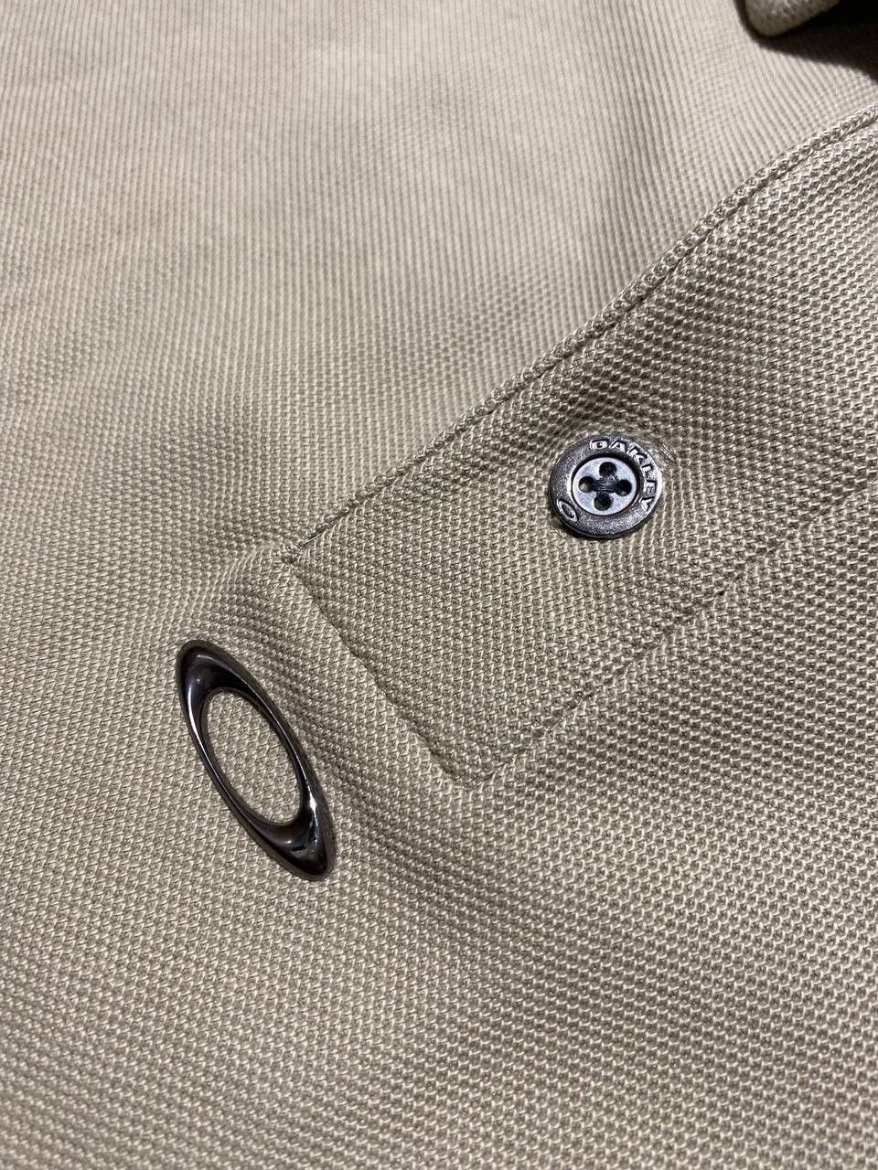 Oakley Vintage Oakley Polo Shirt 00s Gorpcore Size US L / EU 52-54 / 3 - 5 Thumbnail