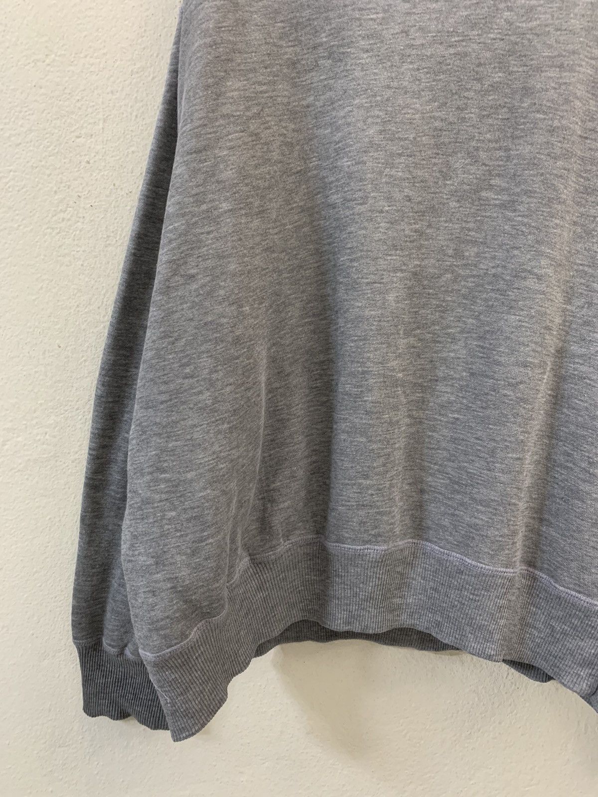 Uniqlo Vintage Uniqlo Hoodie Size US L / EU 52-54 / 3 - 7 Thumbnail