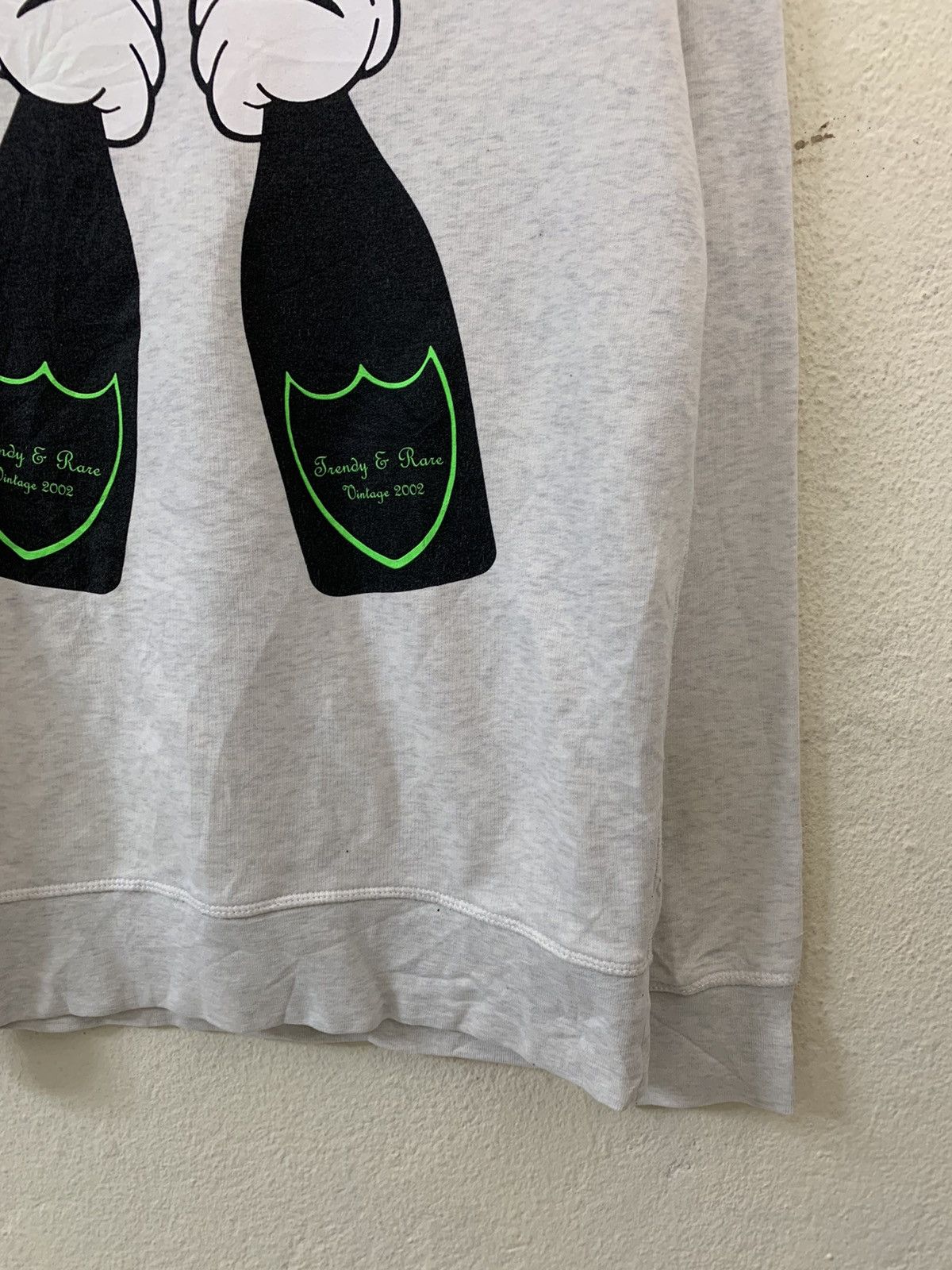 Japanese Brand Trendy & Rare Vintage 2002 Sweatshirt Size US S / EU 44-46 / 1 - 2 Thumbnail