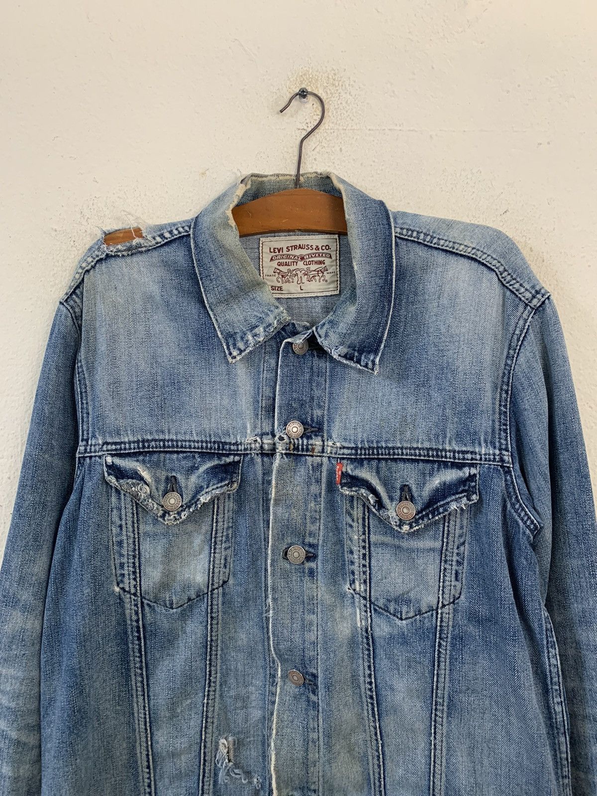 Levi's Vintage Levis Distressed Denim Jacket Size US L / EU 52-54 / 3 - 4 Thumbnail
