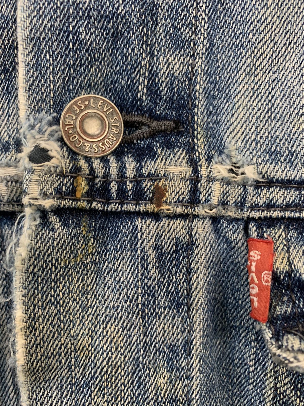 Levi's Vintage Levis Distressed Denim Jacket Size US L / EU 52-54 / 3 - 8 Thumbnail