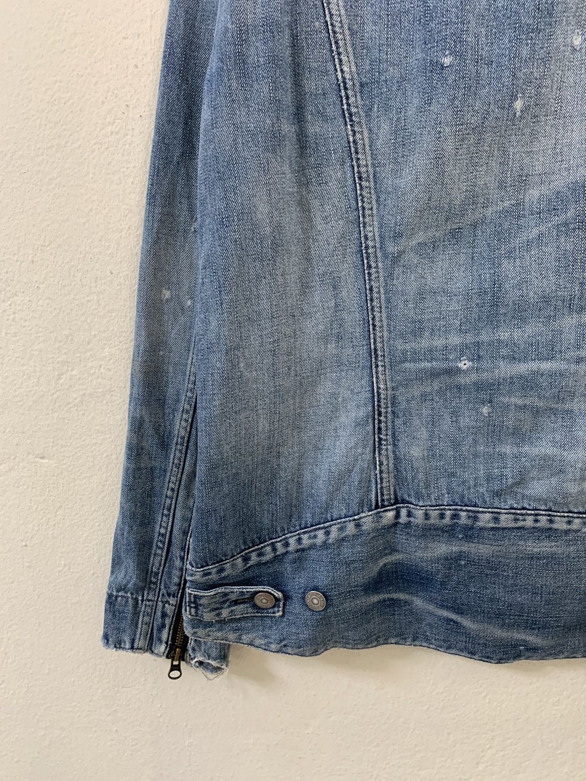 Levi's Vintage Levis Distressed Denim Jacket Size US L / EU 52-54 / 3 - 14 Thumbnail