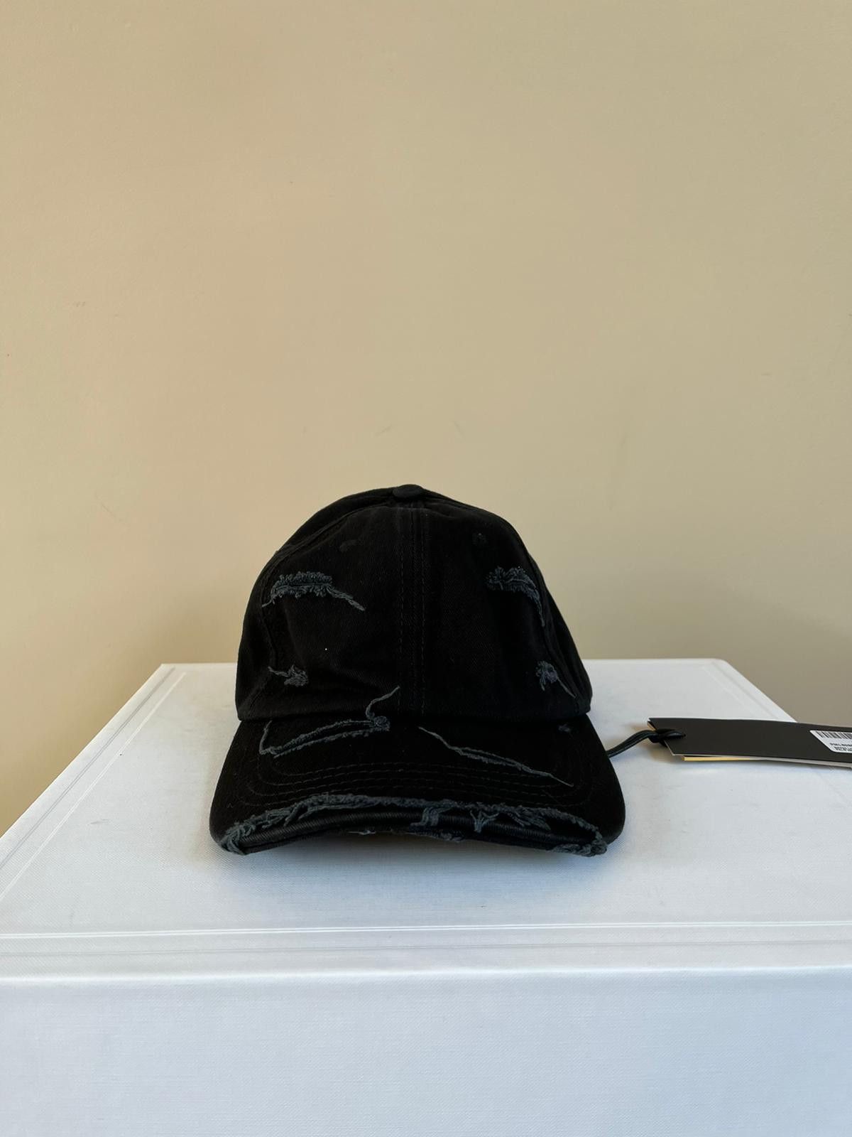 Palm Angels Ripped Logo Cap in Black/White Size ONE SIZE - 1 Thumbnail