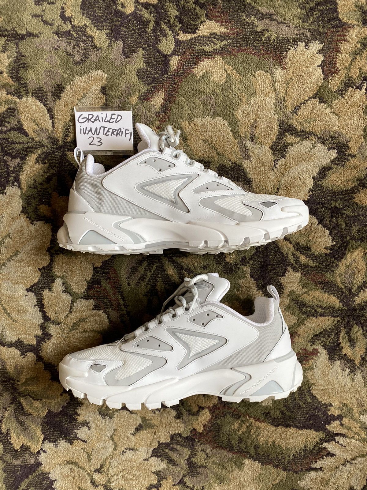Louis Vuitton Louis Vuitton Runner Tactic Sneakers Size US 10 / EU 43 - 2 Thumbnail