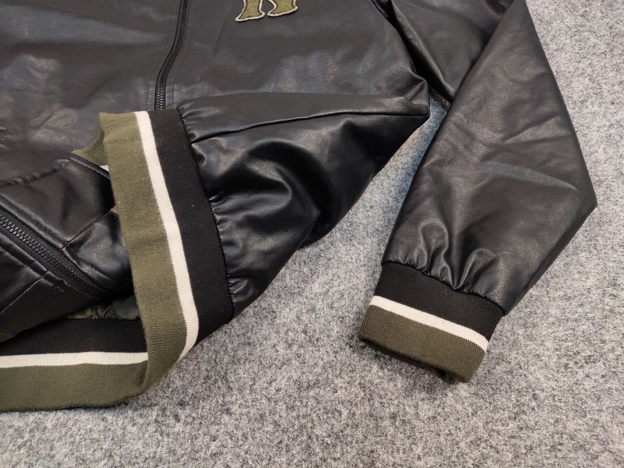 Japanese Brand Vintage y2k Varsity Letterman Bomber Jacket Eco leather Size US L / EU 52-54 / 3 - 15 Thumbnail