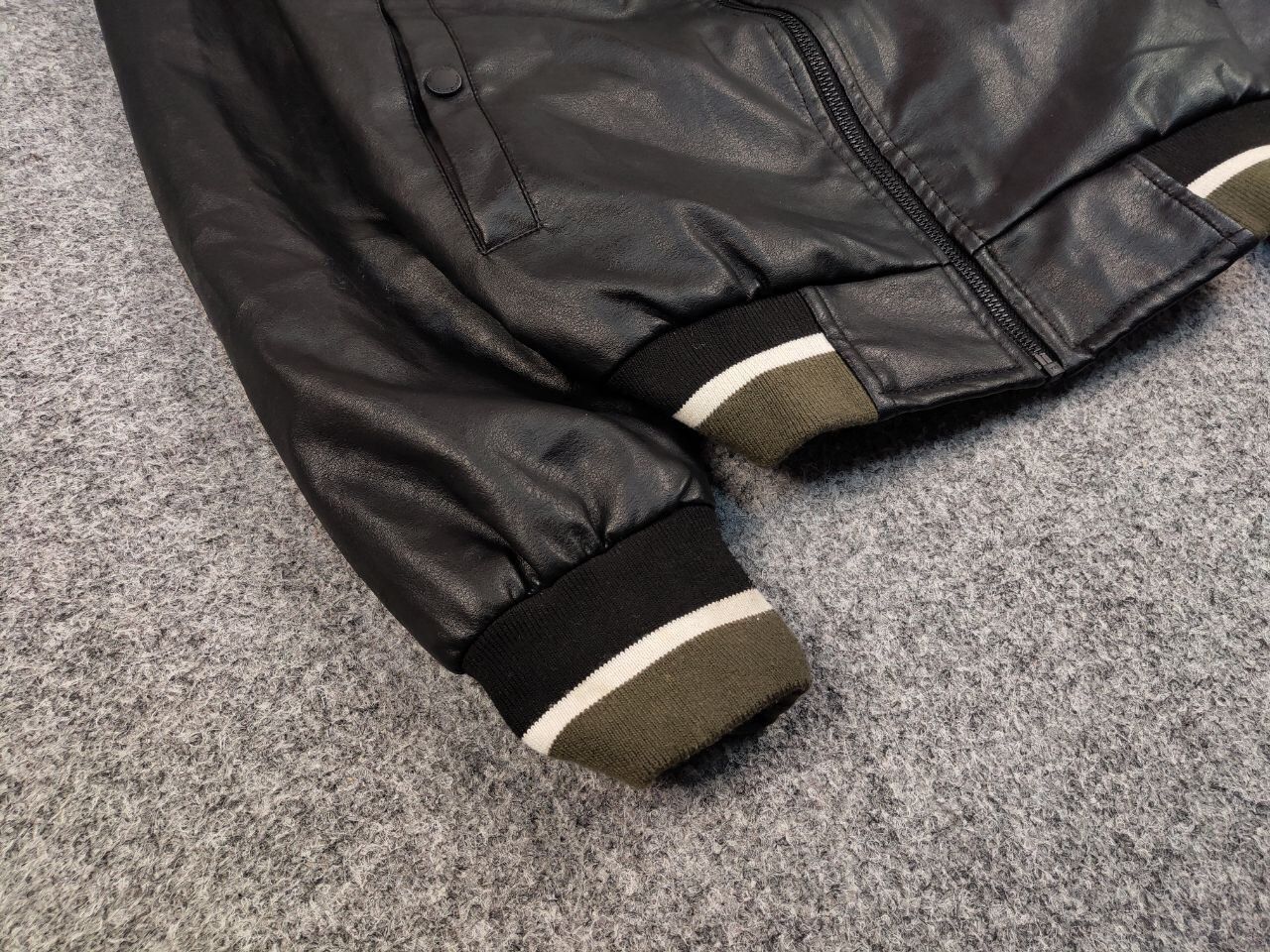 Japanese Brand Vintage y2k Varsity Letterman Bomber Jacket Eco leather Size US L / EU 52-54 / 3 - 6 Thumbnail