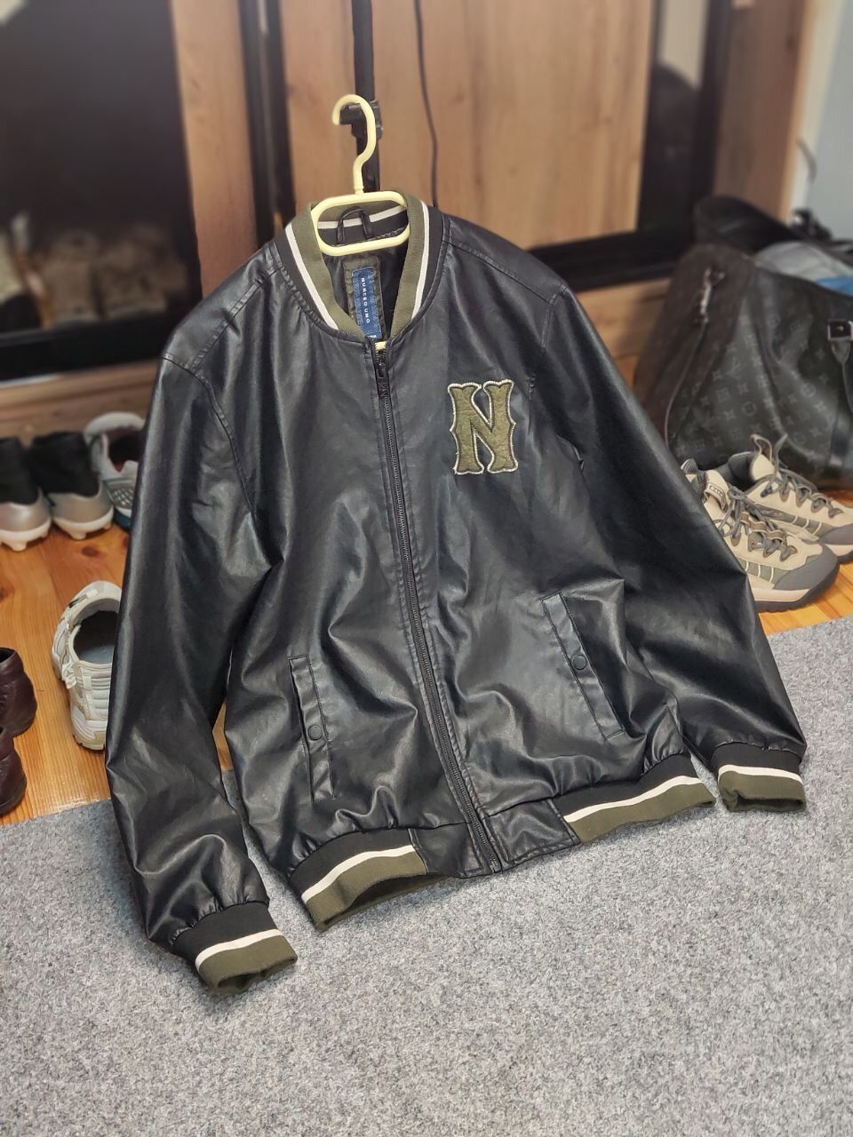 Japanese Brand Vintage y2k Varsity Letterman Bomber Jacket Eco leather Size US L / EU 52-54 / 3 - 21 Thumbnail