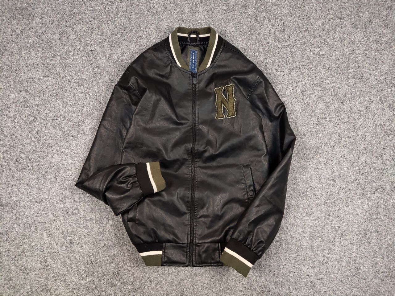 Japanese Brand Vintage y2k Varsity Letterman Bomber Jacket Eco leather Size US L / EU 52-54 / 3 - 12 Thumbnail