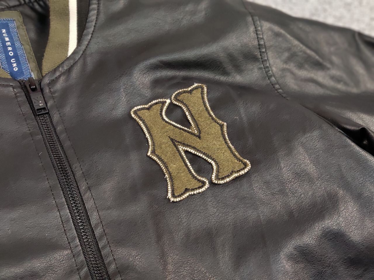 Japanese Brand Vintage y2k Varsity Letterman Bomber Jacket Eco leather Size US L / EU 52-54 / 3 - 16 Thumbnail