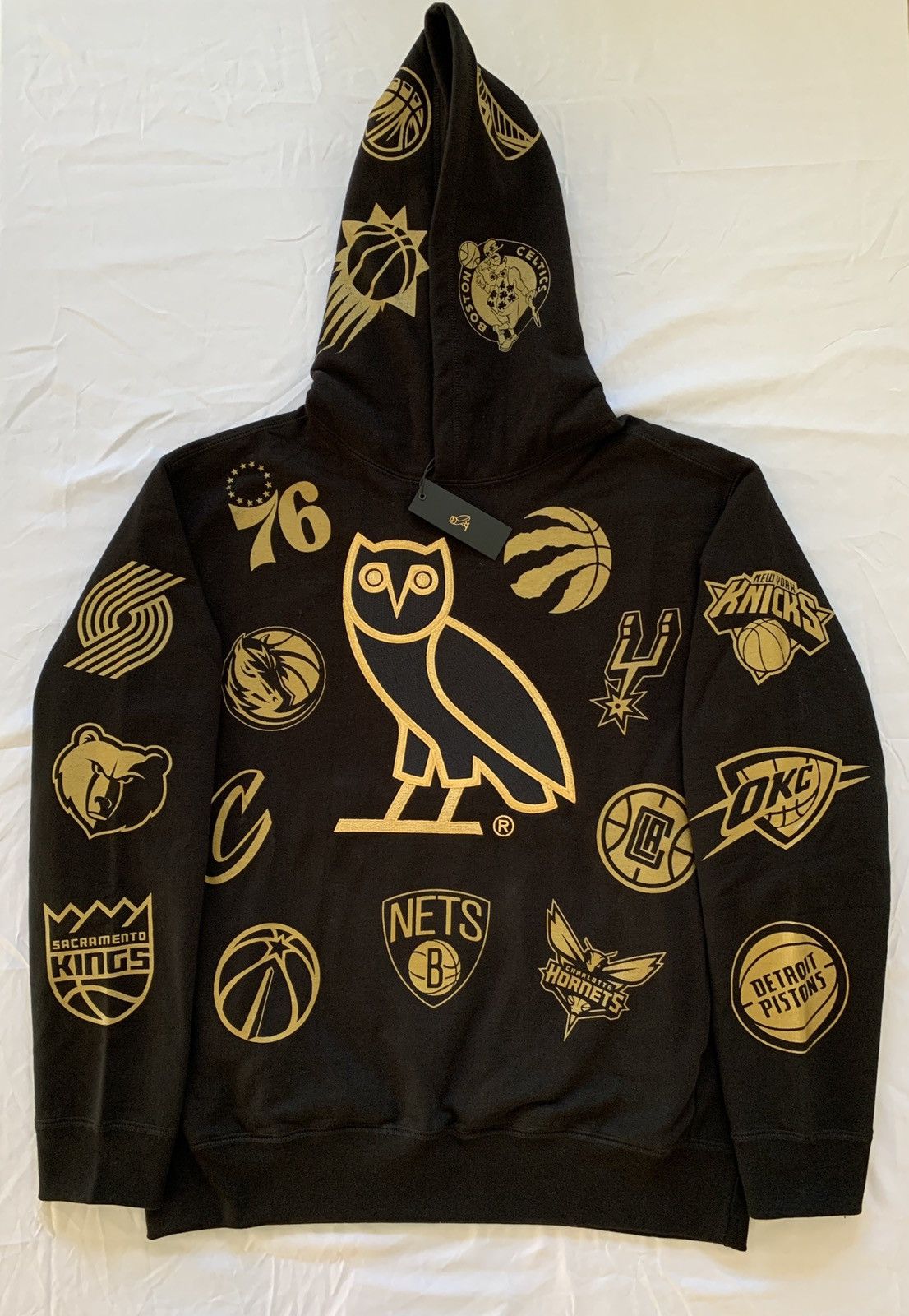 Drake XXXL 3XL OVO X NBA TEAM ICONS OG OWL HOODIE 2022 Size US XXL / EU 58 / 5 - 1 Thumbnail