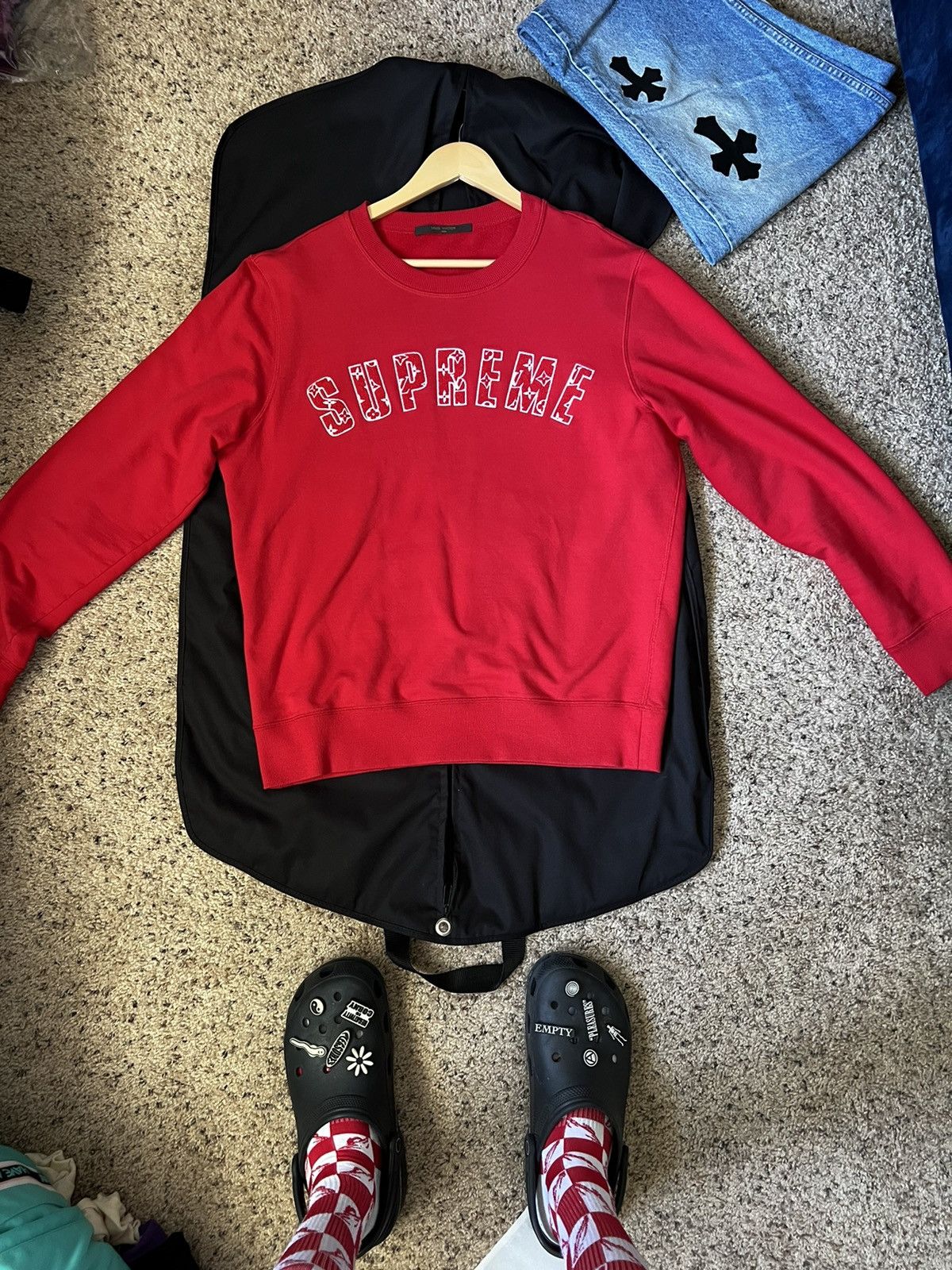 louis vuitton supreme huaraches