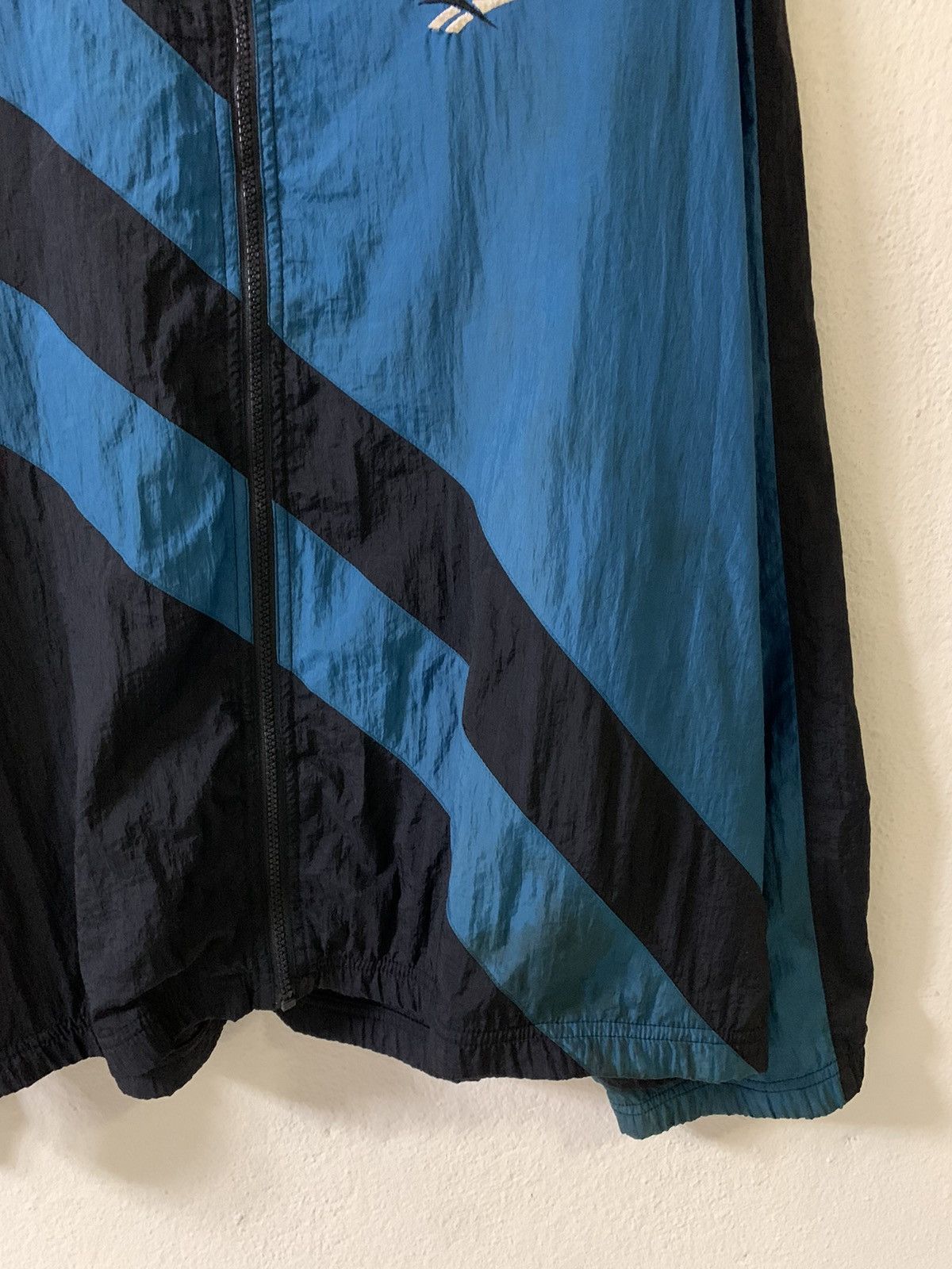 Reebok Vintage Reebok Windbreaker Jacket Size US L / EU 52-54 / 3 - 2 Thumbnail