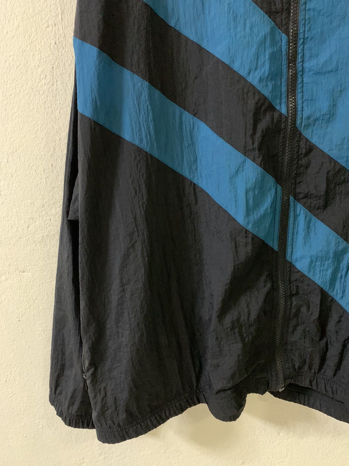 Reebok Vintage Reebok Windbreaker Jacket Size US L / EU 52-54 / 3 - 3 Thumbnail
