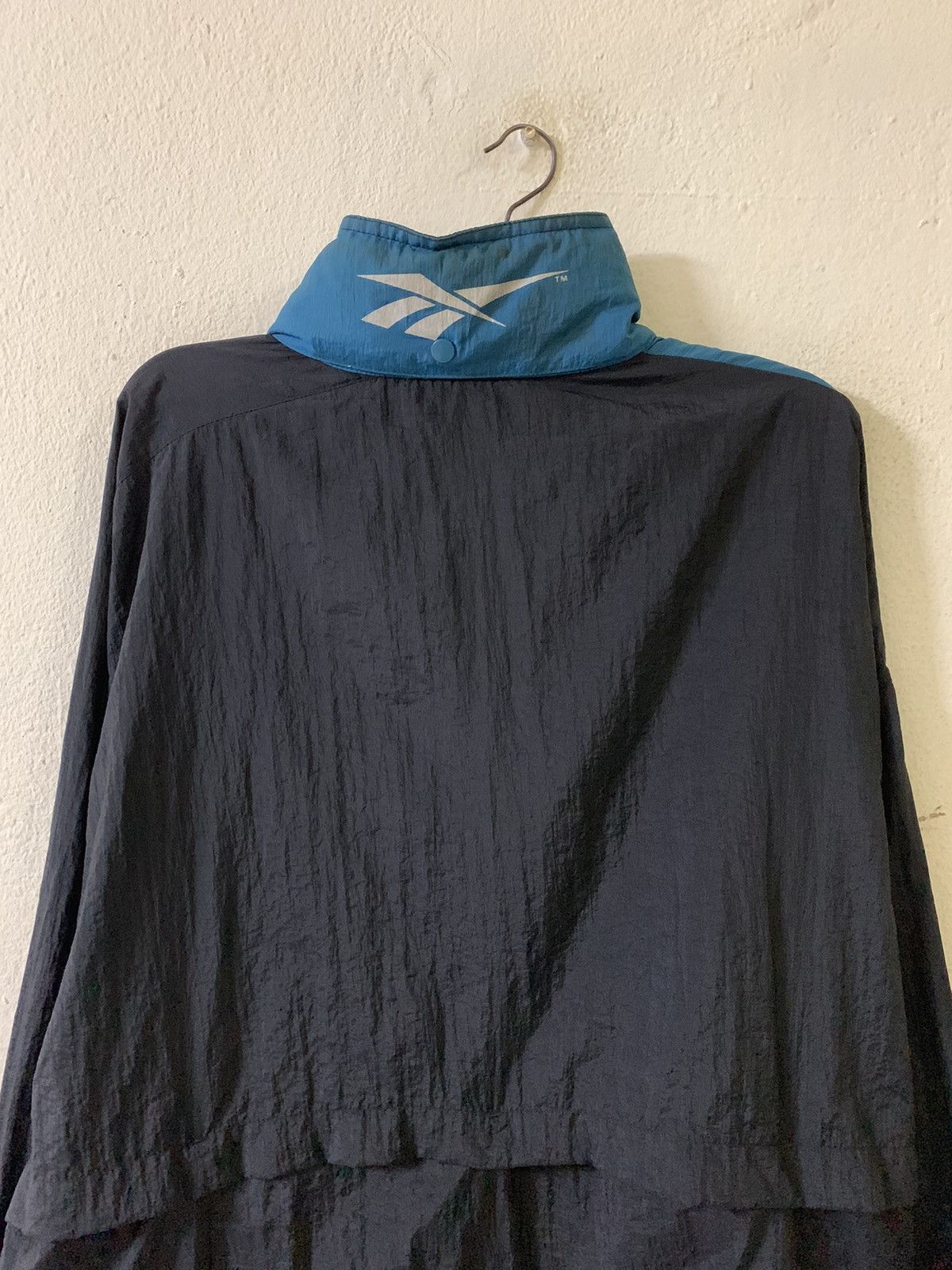 Reebok Vintage Reebok Windbreaker Jacket Size US L / EU 52-54 / 3 - 9 Thumbnail
